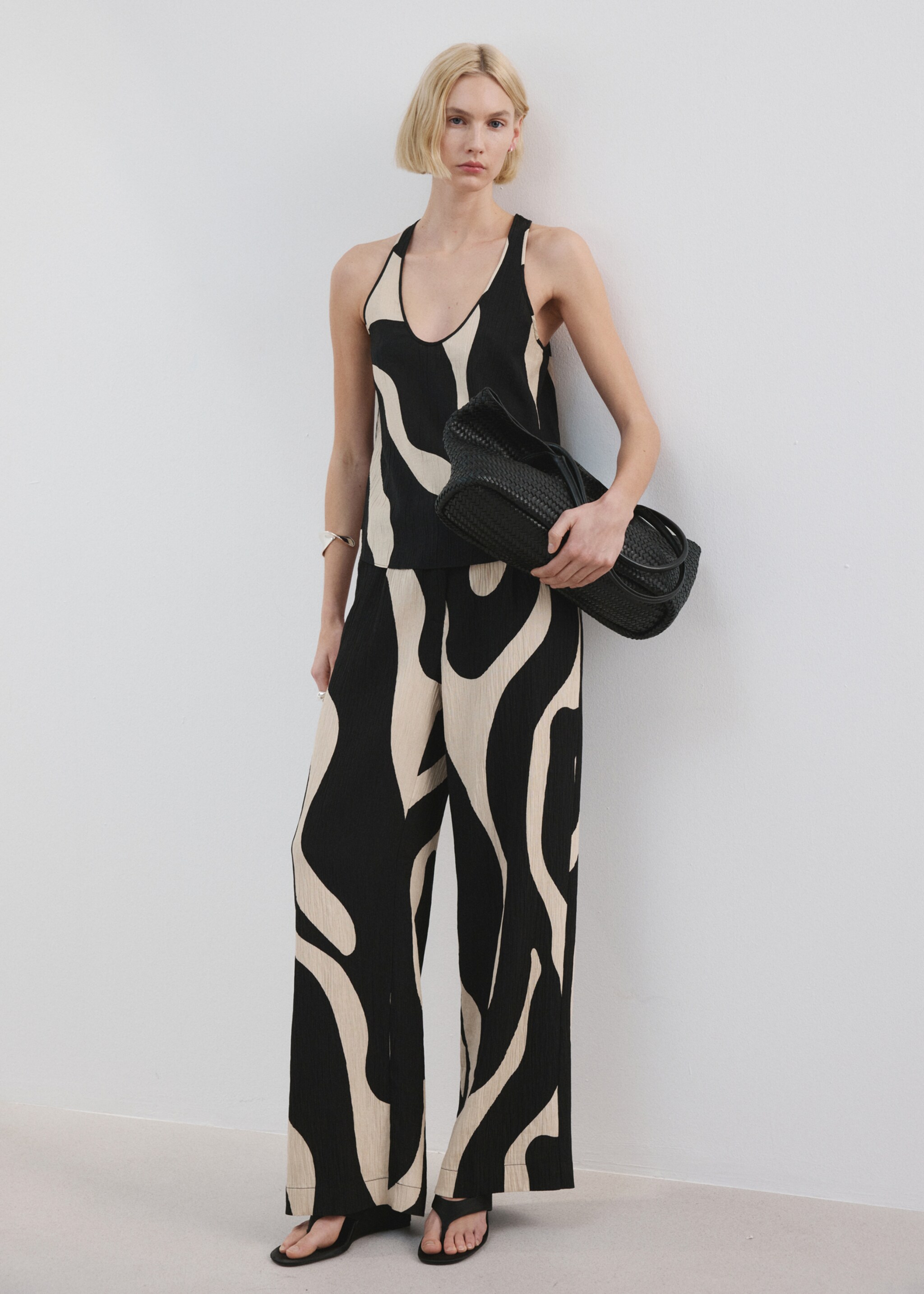 Printed crop top - General plane, Black. Ref: 27055833-01.