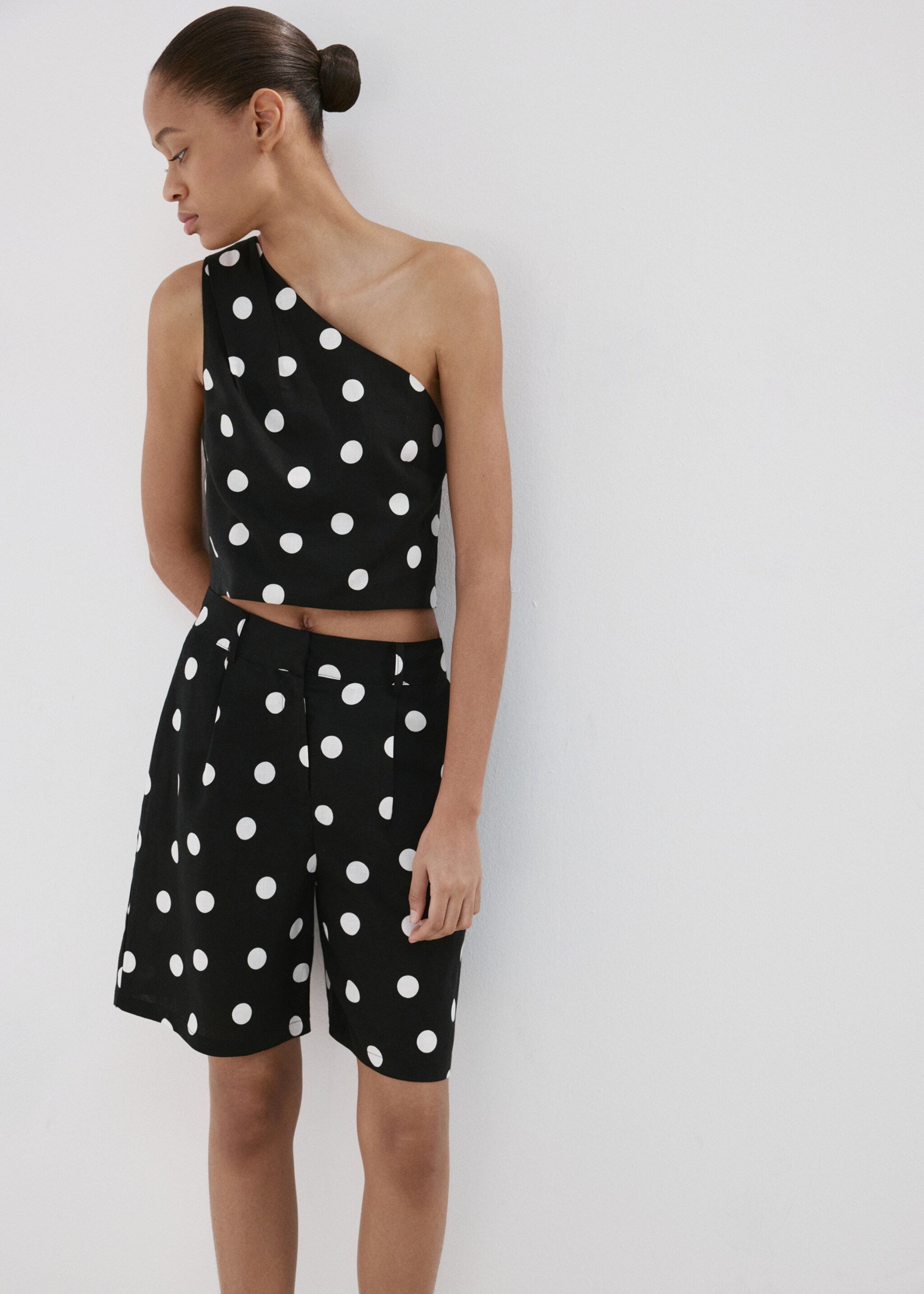 Asymmetric polka dot top - Details of the article 2, Black. Ref: 27057153-01.
