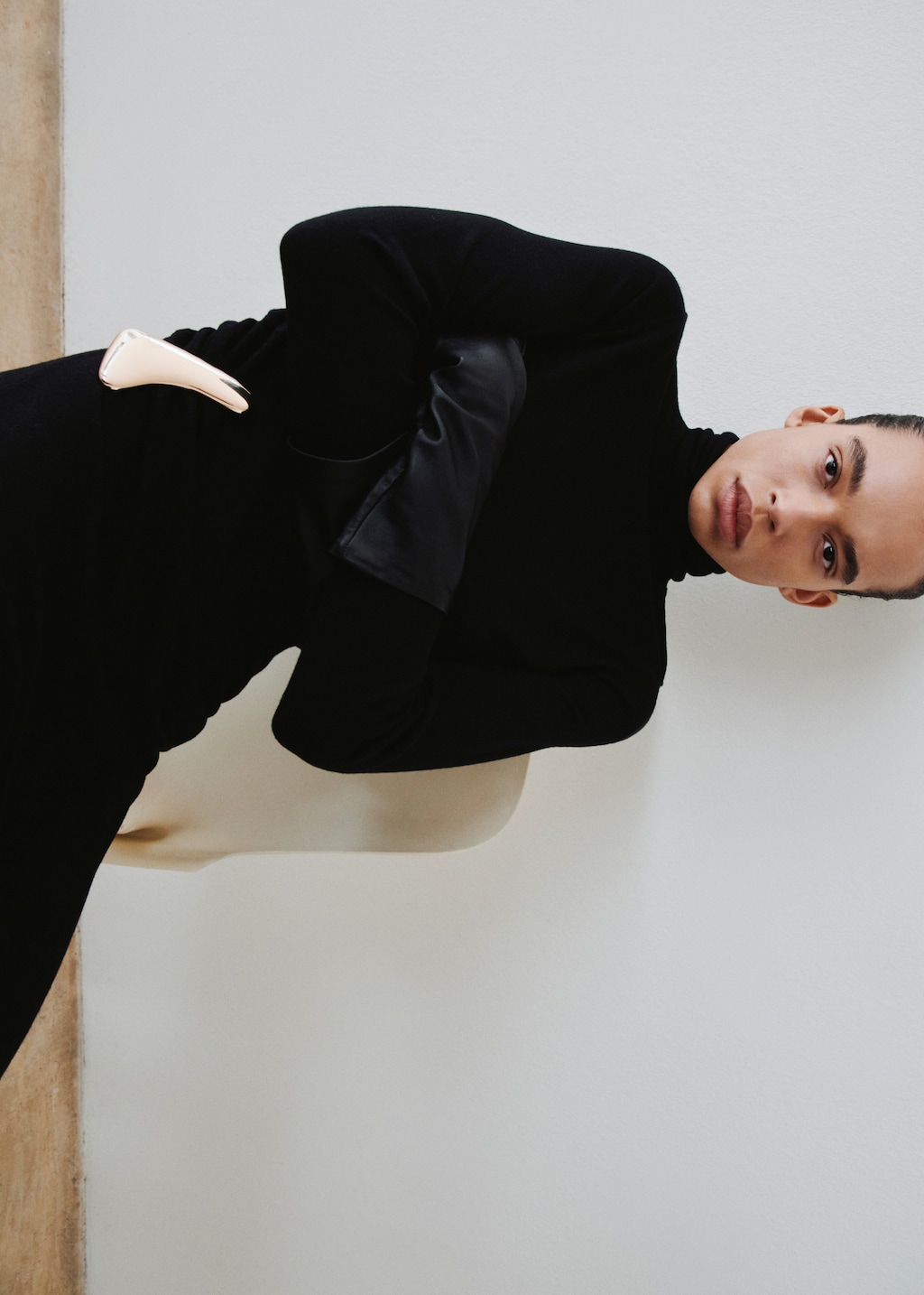 Turtleneck knitted dress with brooch