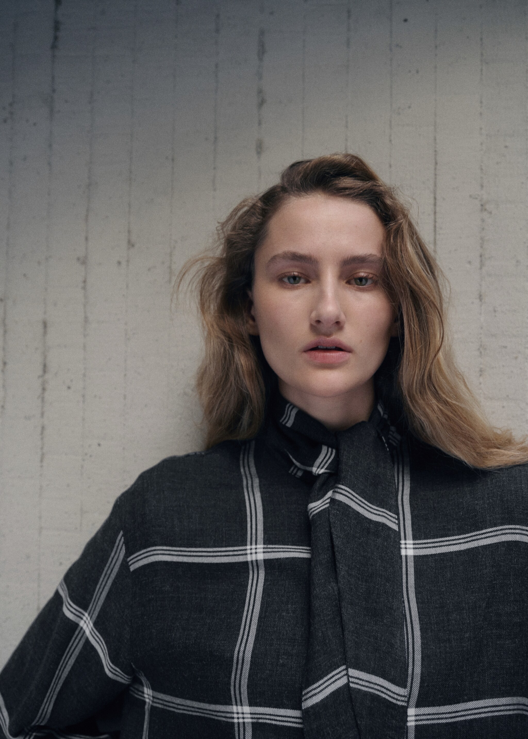 Blouse with check pattern and foulard collar - Details of the article 1, Black. Ref: 27061340-01.