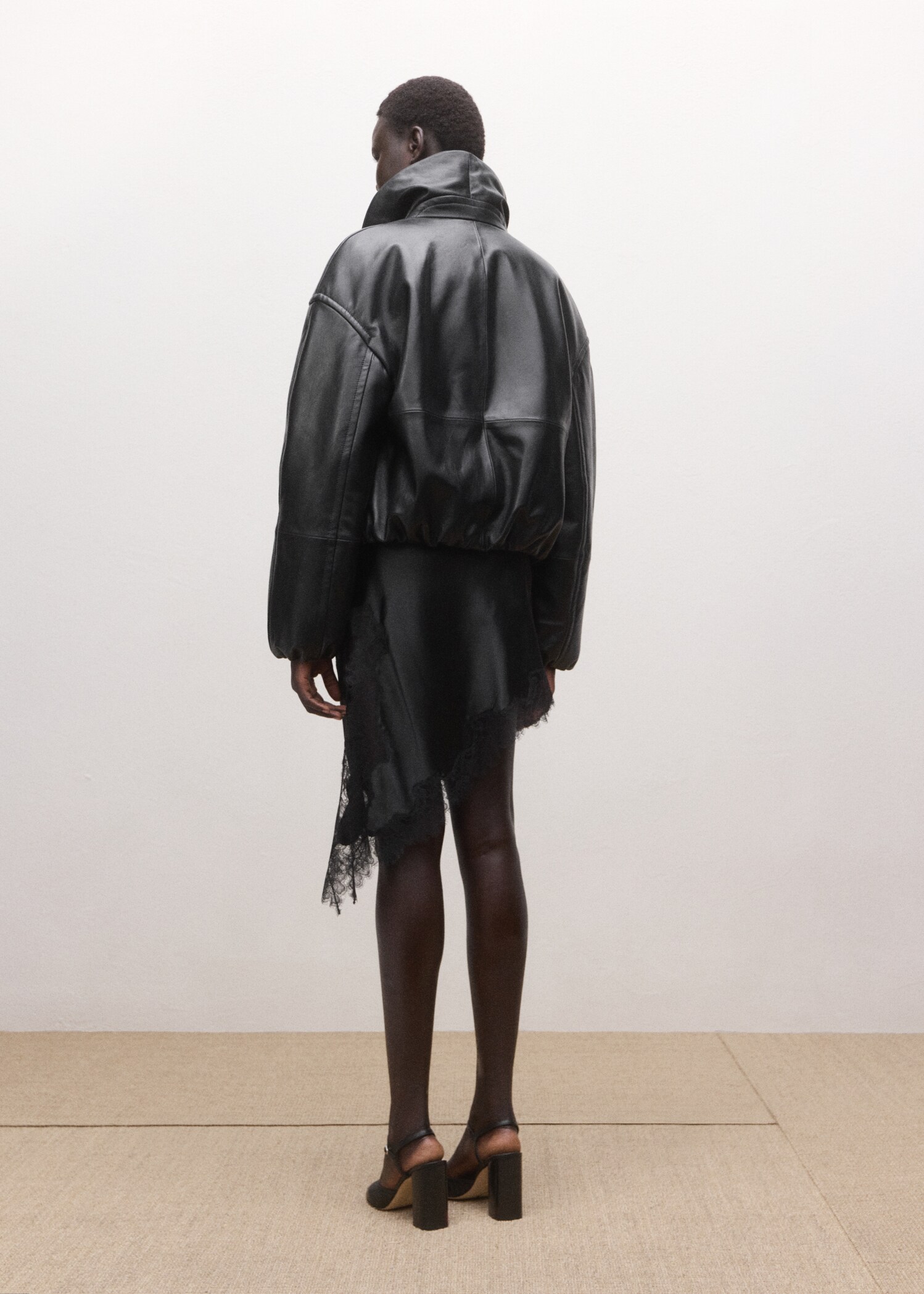 缎面不对称蕾丝迷你裙 - null