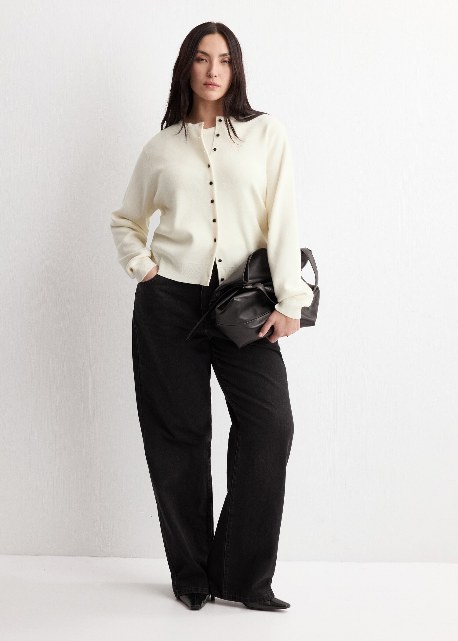 Knitted button cardigan - Details of the article 3