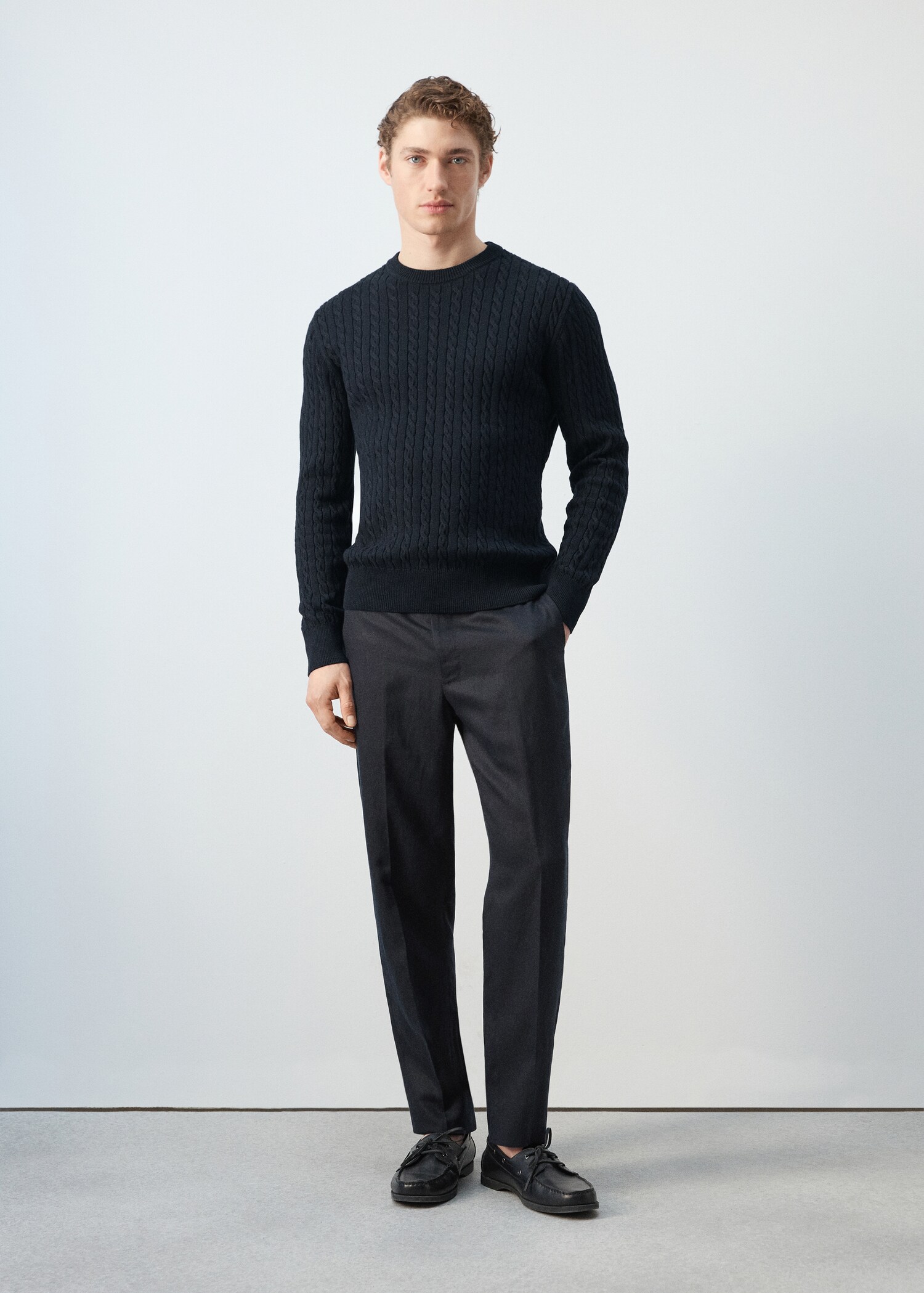 100% cotton cable knit sweater - General plane