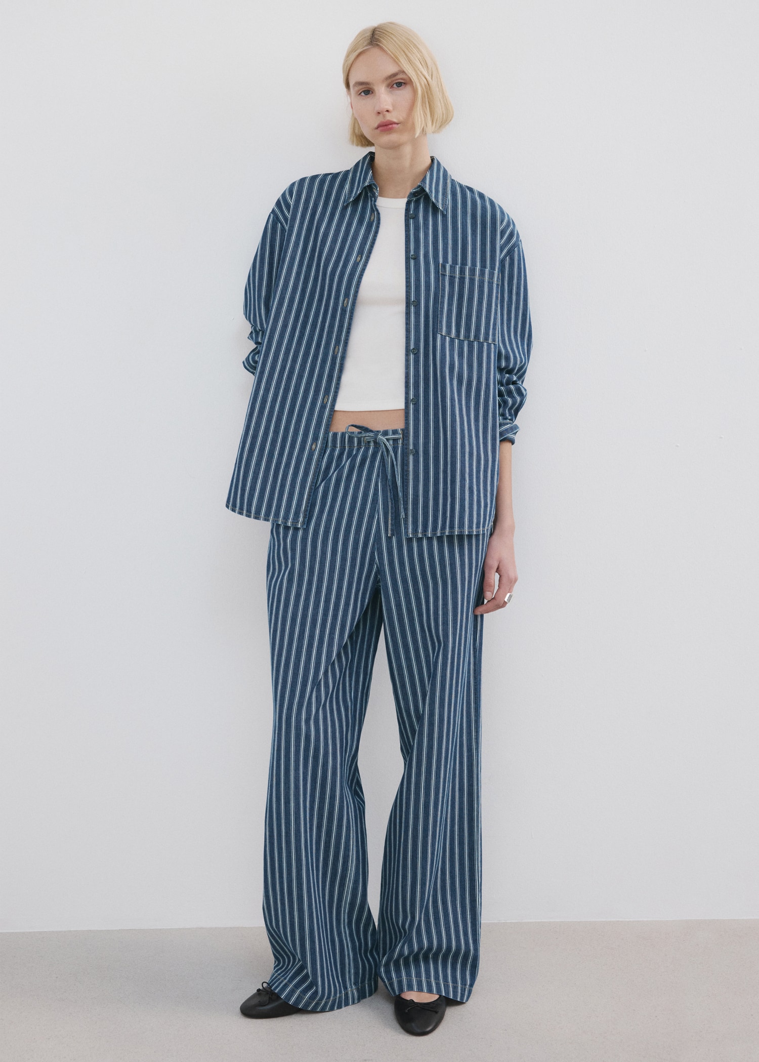 Pantalón recto rayas - Plano general