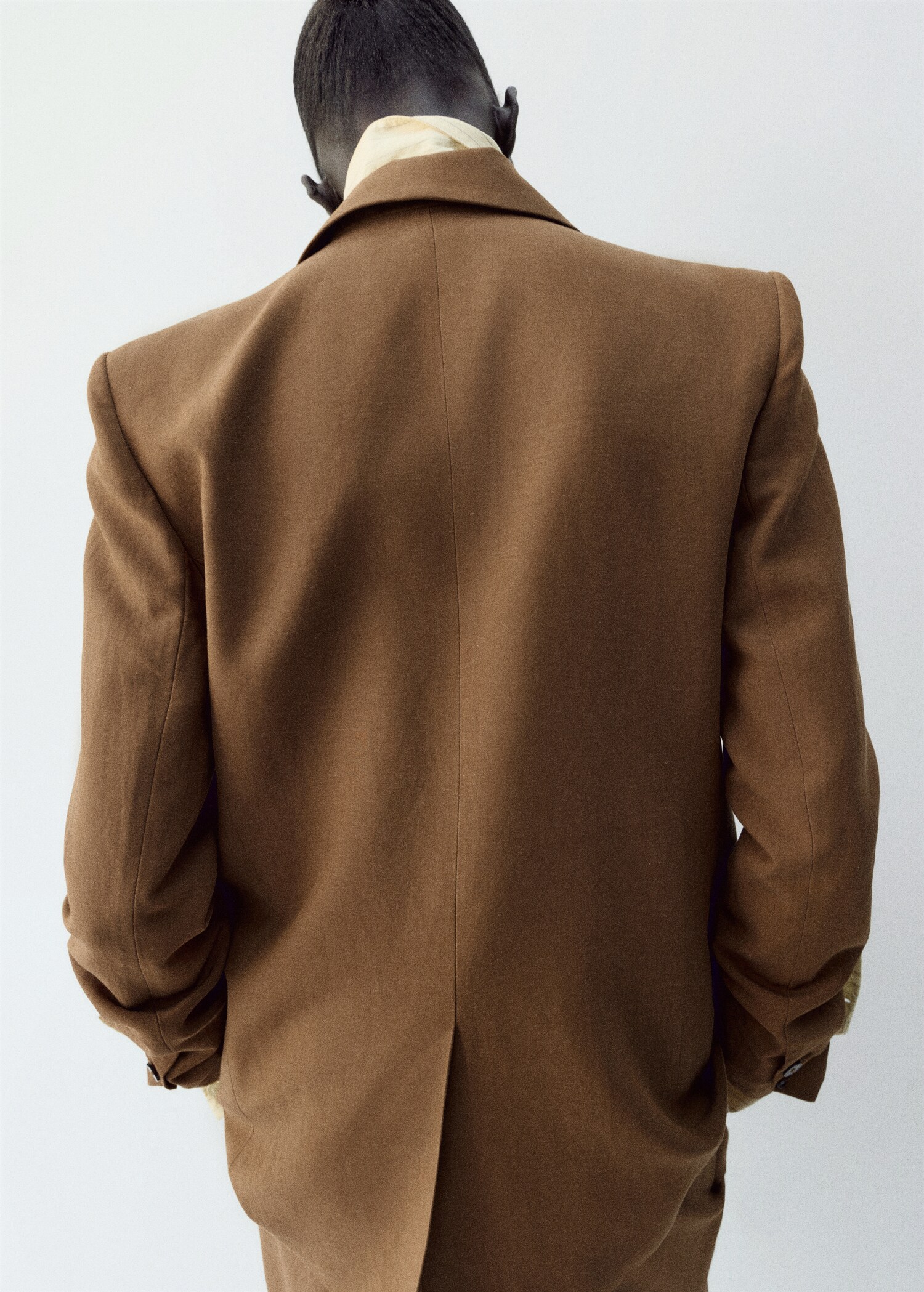 Double-breasted linen suit jacket - Reverse of the article