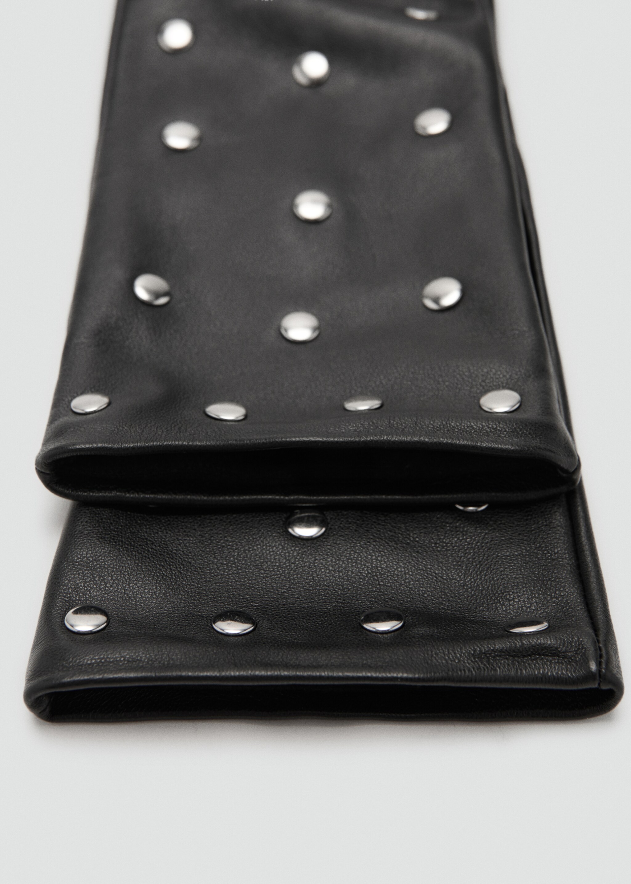 Studded leather gloves - Medium plane, Black. Ref: 27071170-01.