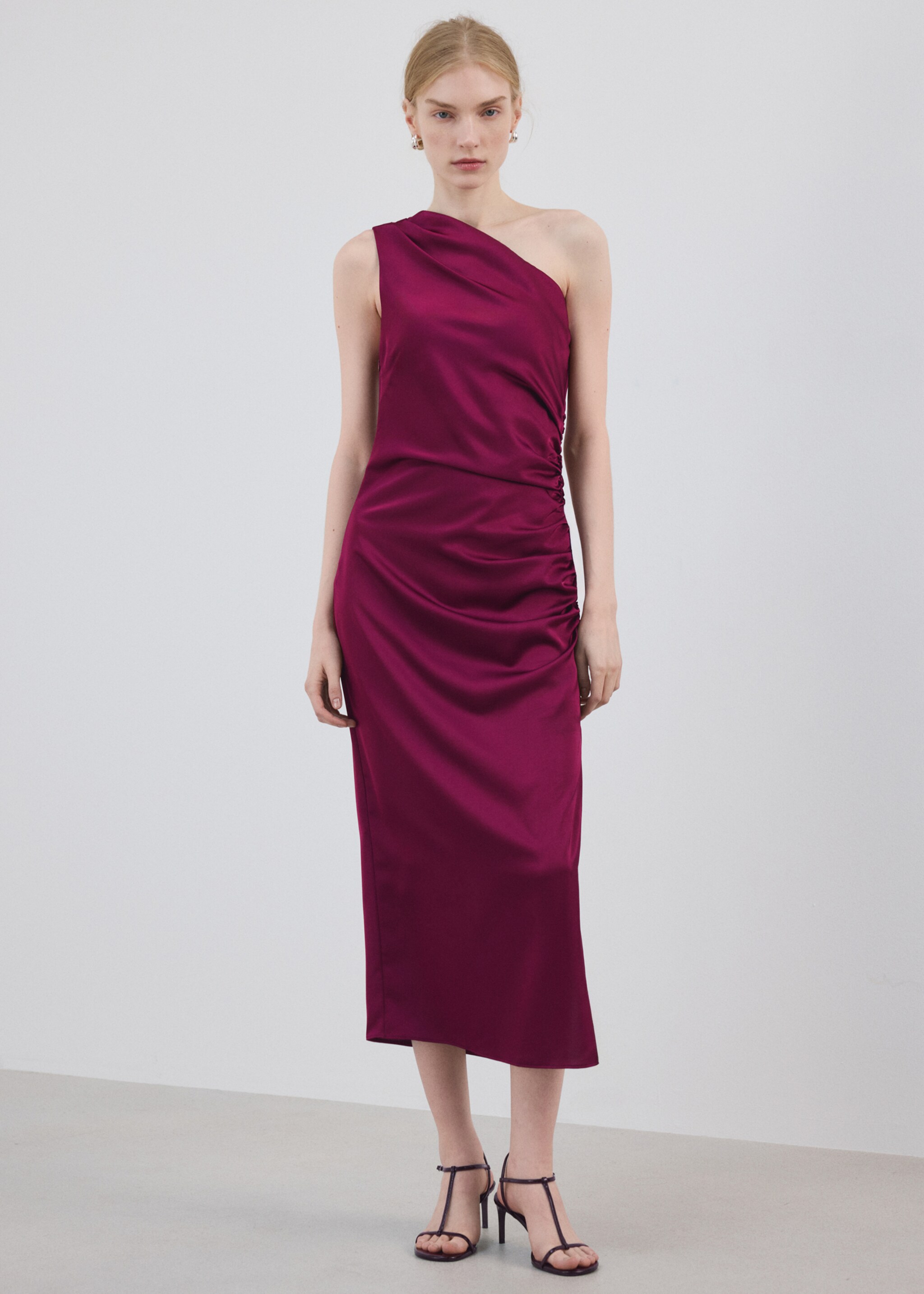Asymmetrical satin dress with side slits - General plane, Fuchsia. Ref: 27071192-01.