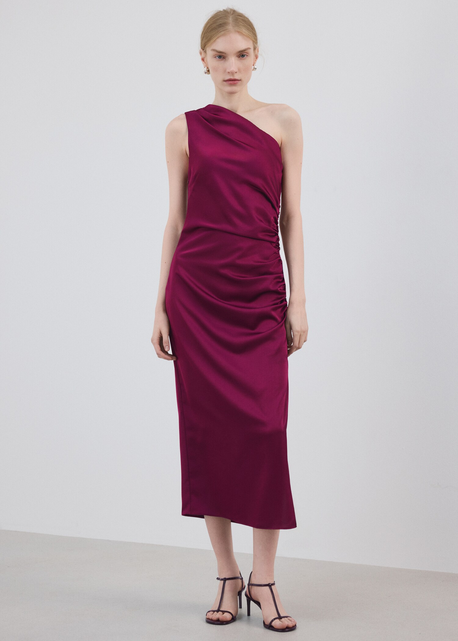 Asymmetrical satin dress with side slits - General plane