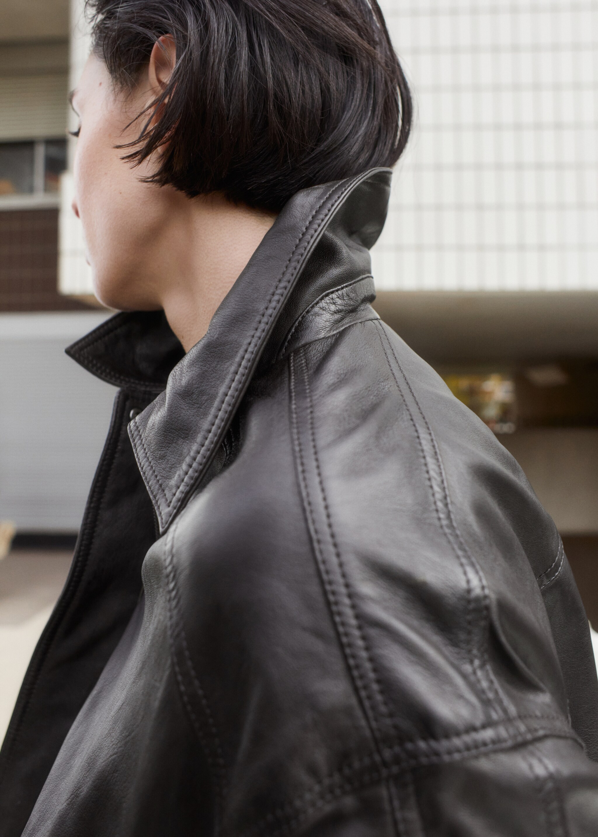 Oversized leather jacket - Details of the article 1, Brown. Ref: 27071285-01.