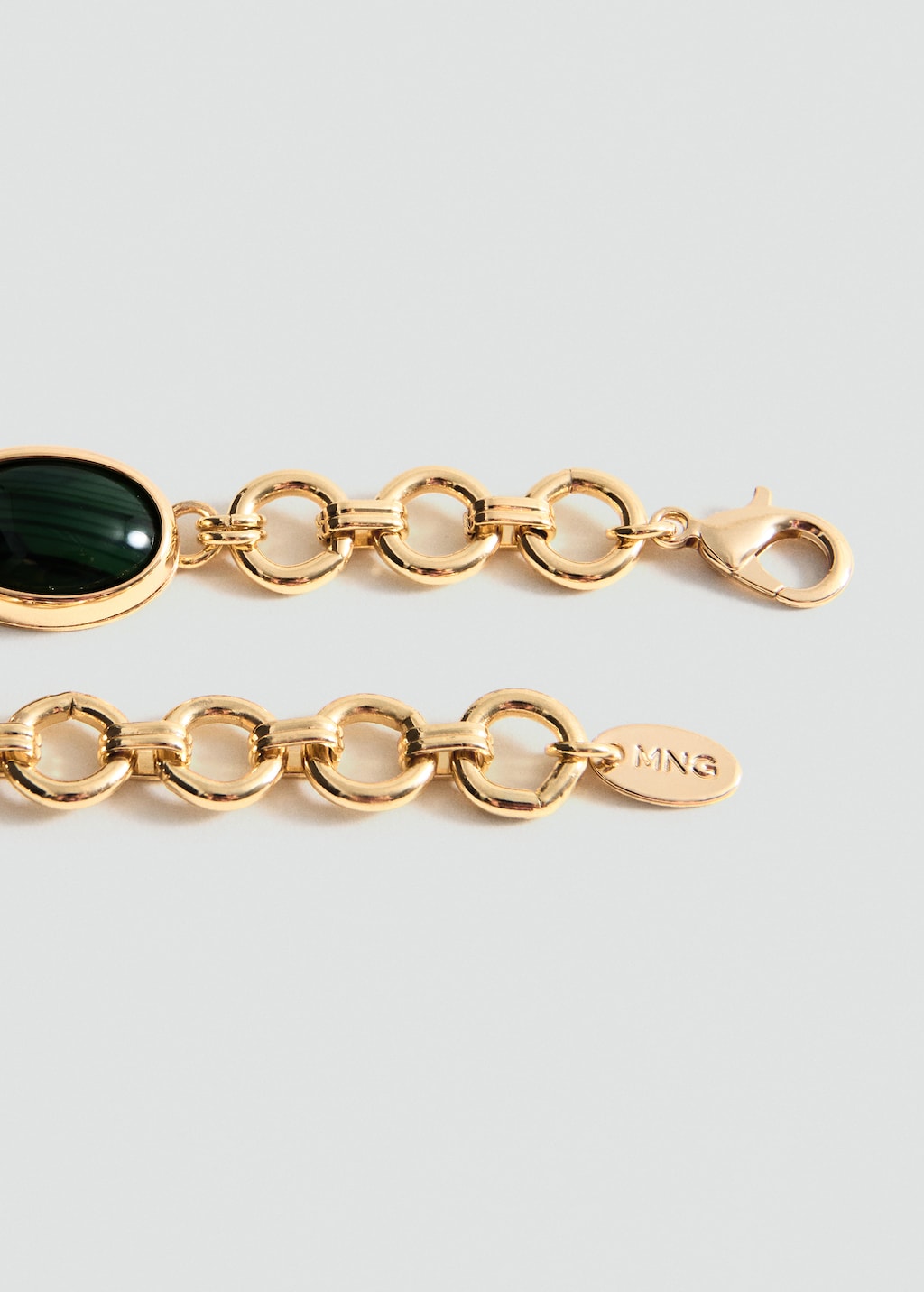 Combined-resin bead necklace