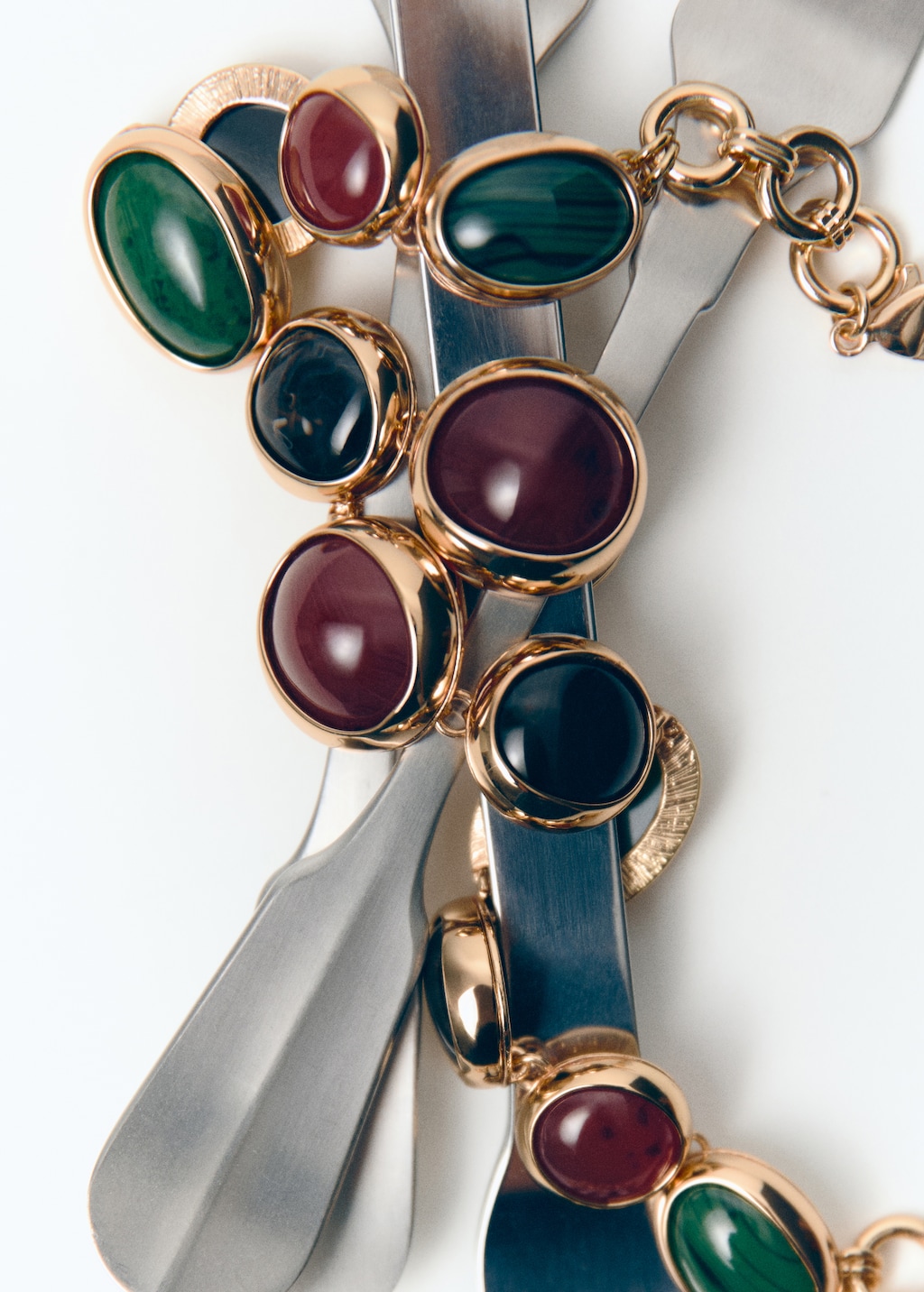 Combined-resin bead necklace