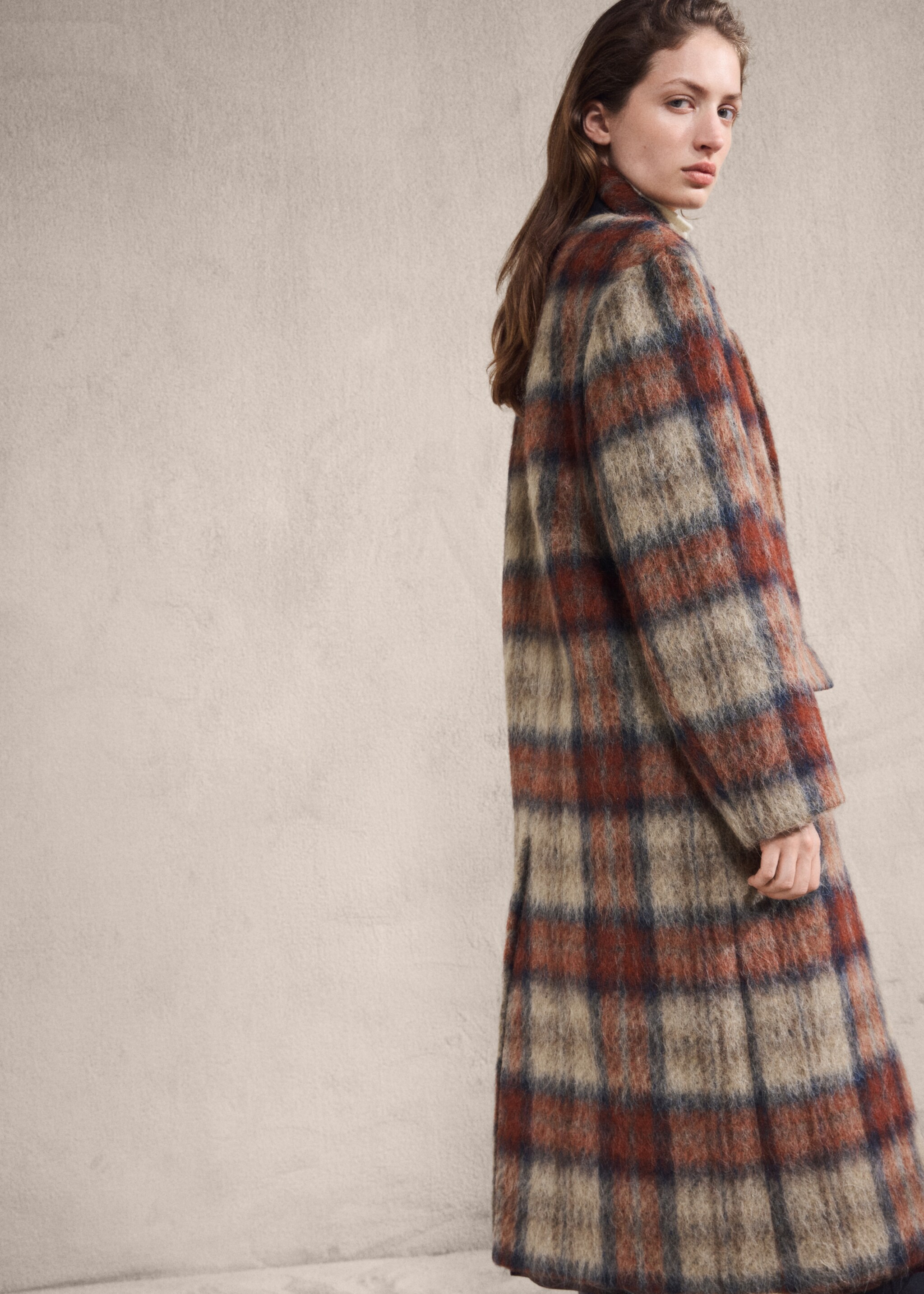Wool-blend check coat - Details of the article 1, Beige. Ref: 27071313-05.