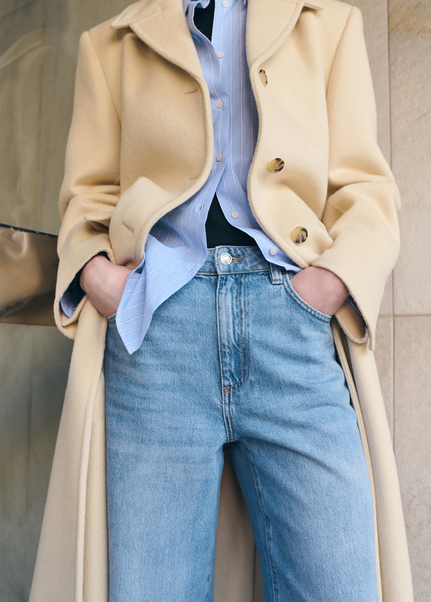 Jeans Danila wide leg tiro alto - Plano medio