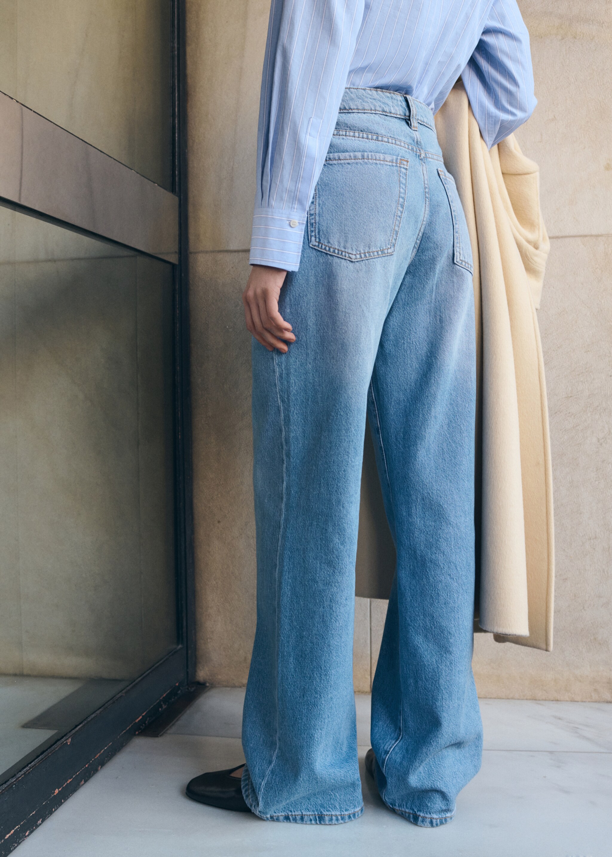 Jeans Danila wide leg tiro alto - Reverso del artículo, Azul medio. Ref: 27073290-01.