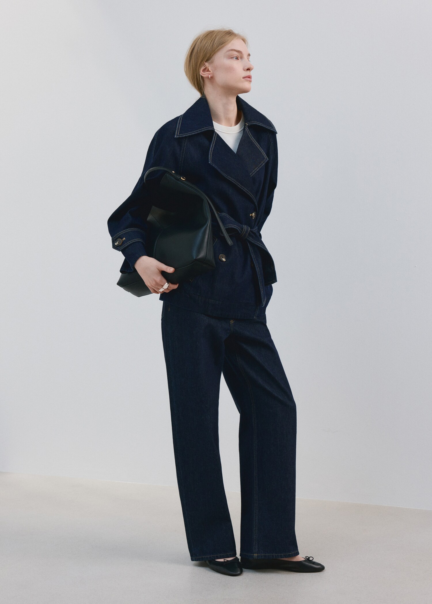 Straight low-waist jeans - General plane