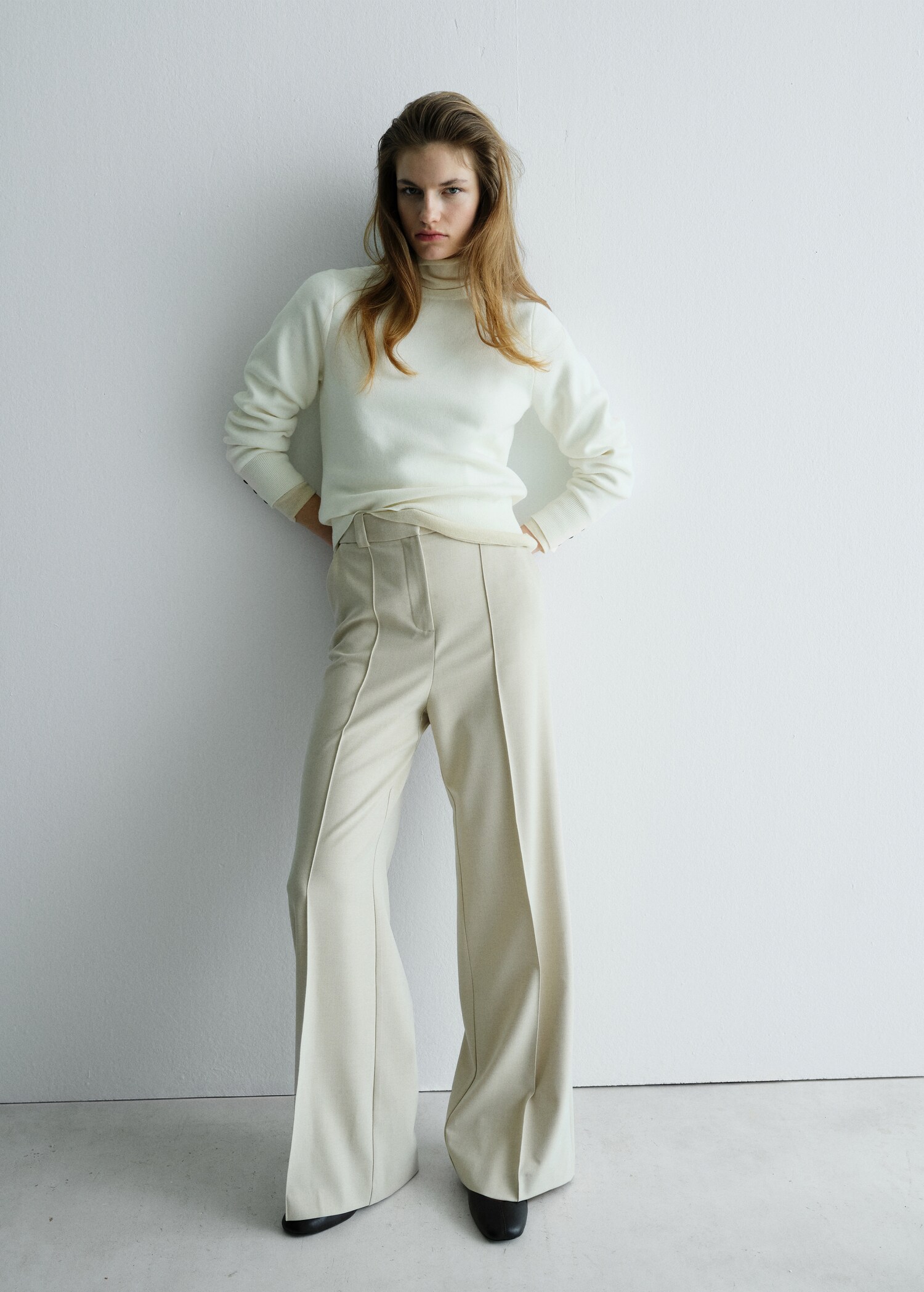 Buttoned cuffs sweater - General plane