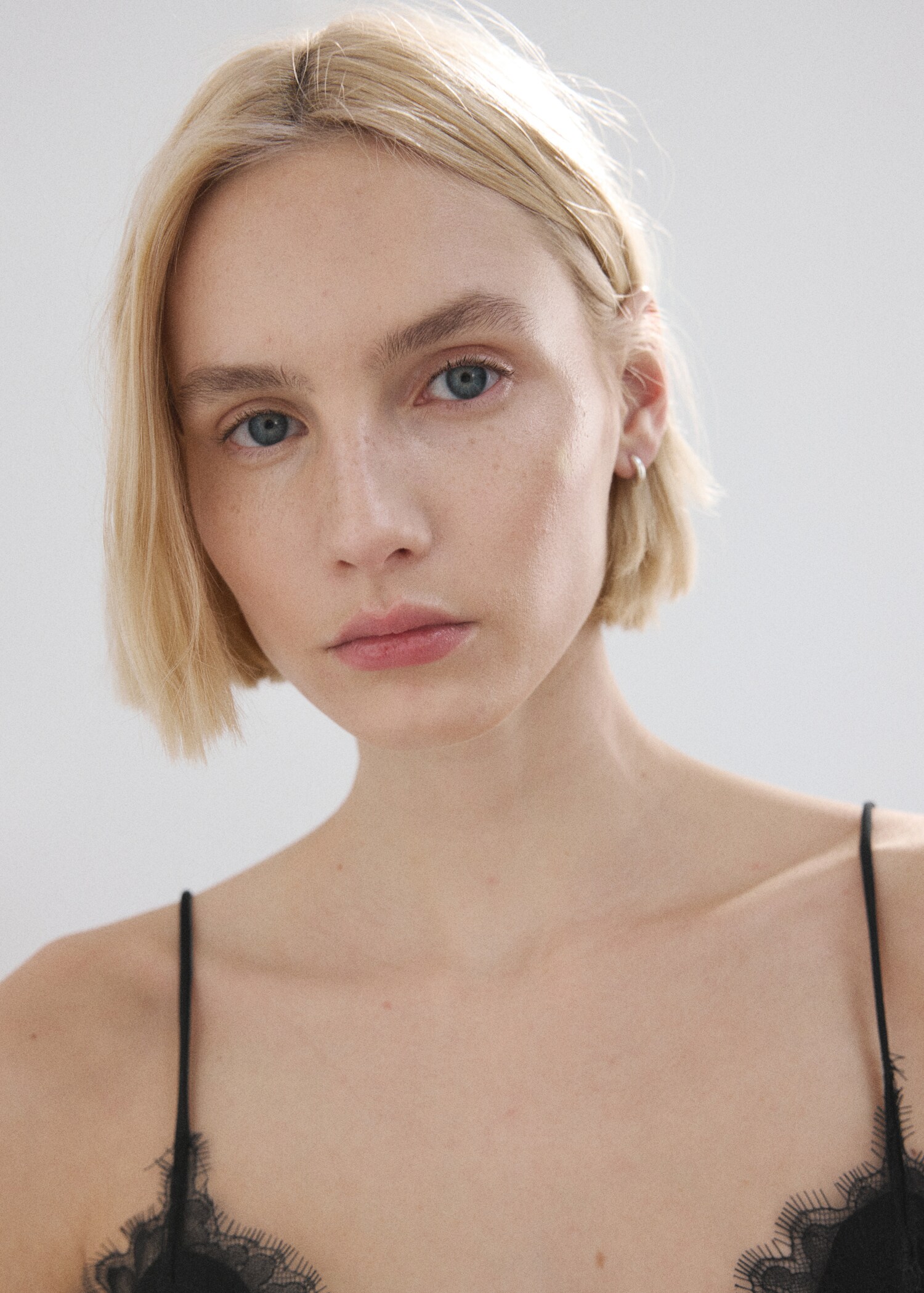 Asymmetrical lace lingerie top - Details of the article 1