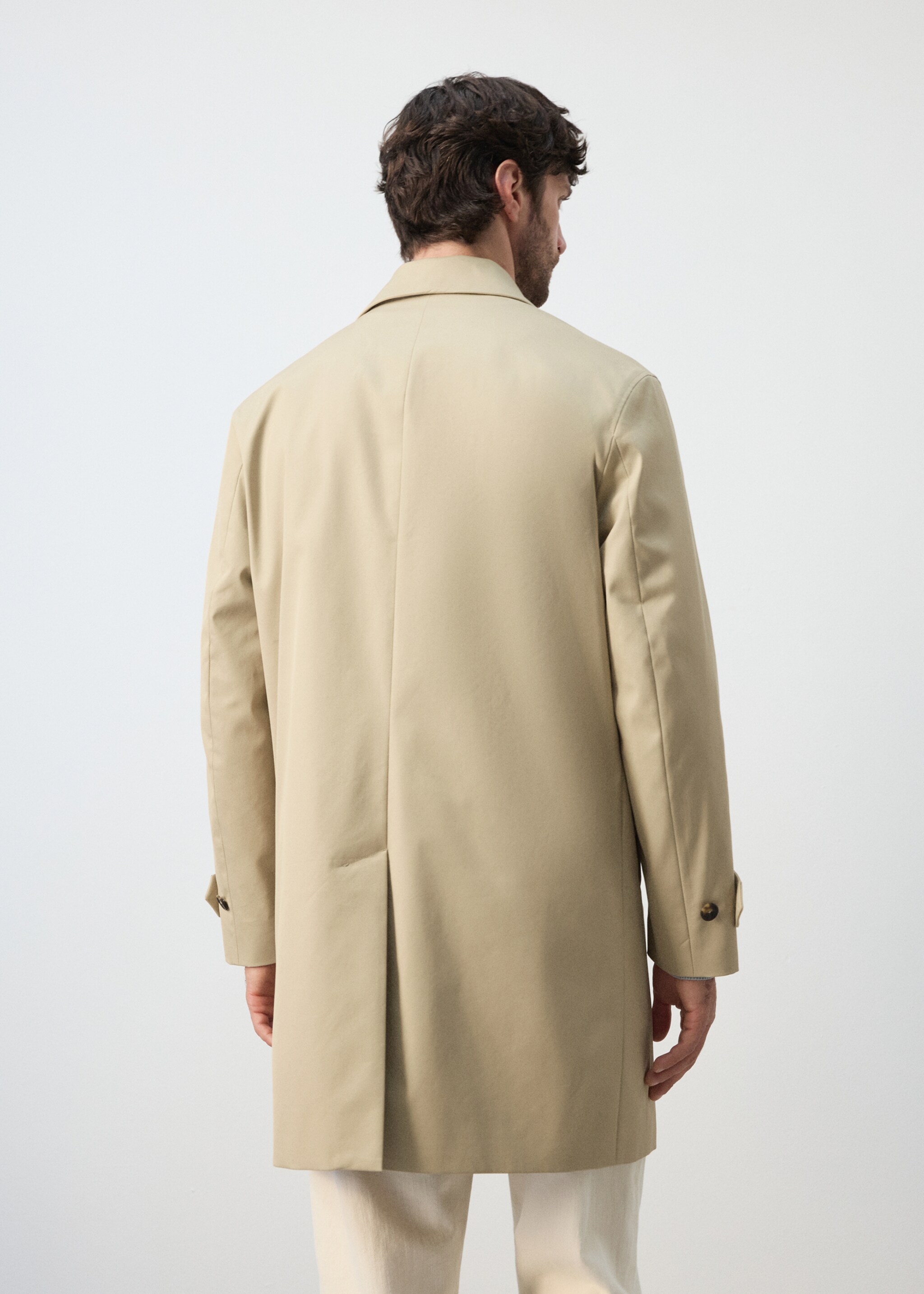 Water-repellent gabardine with pockets - Reverse of the article, Beige. Ref: 27074405-01.