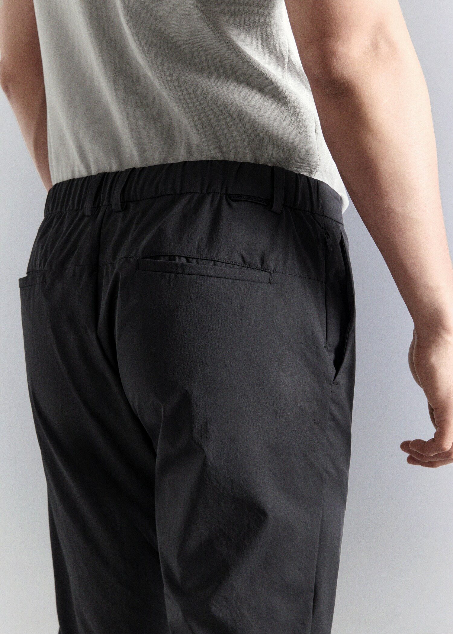Slim-fit water-repellent trousers - Details of the article 6