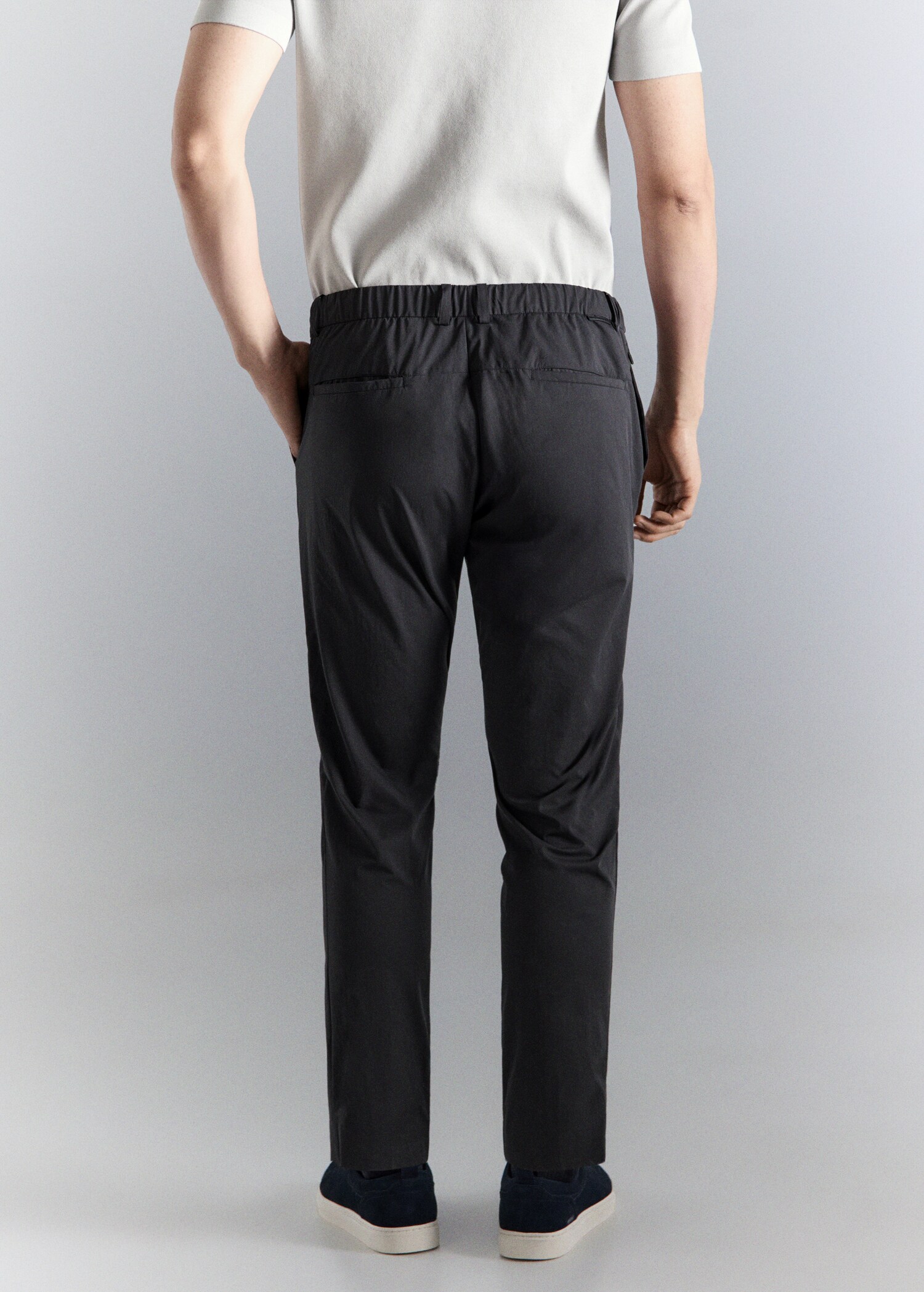 Slim-fit water-repellent trousers - Reverse of the article