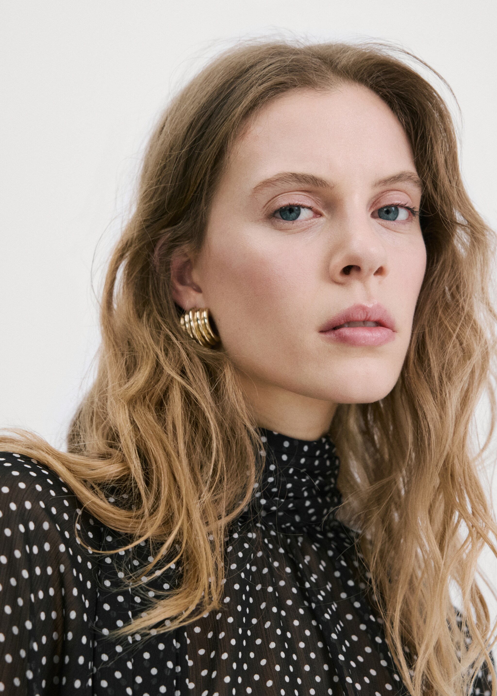 Brusa pics coll alt - Detall de l'article 1, Negre. Ref: 27075827-01.