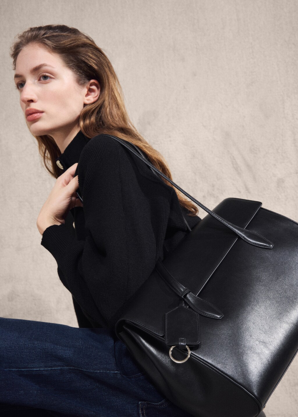 Leather shopper bag with charms