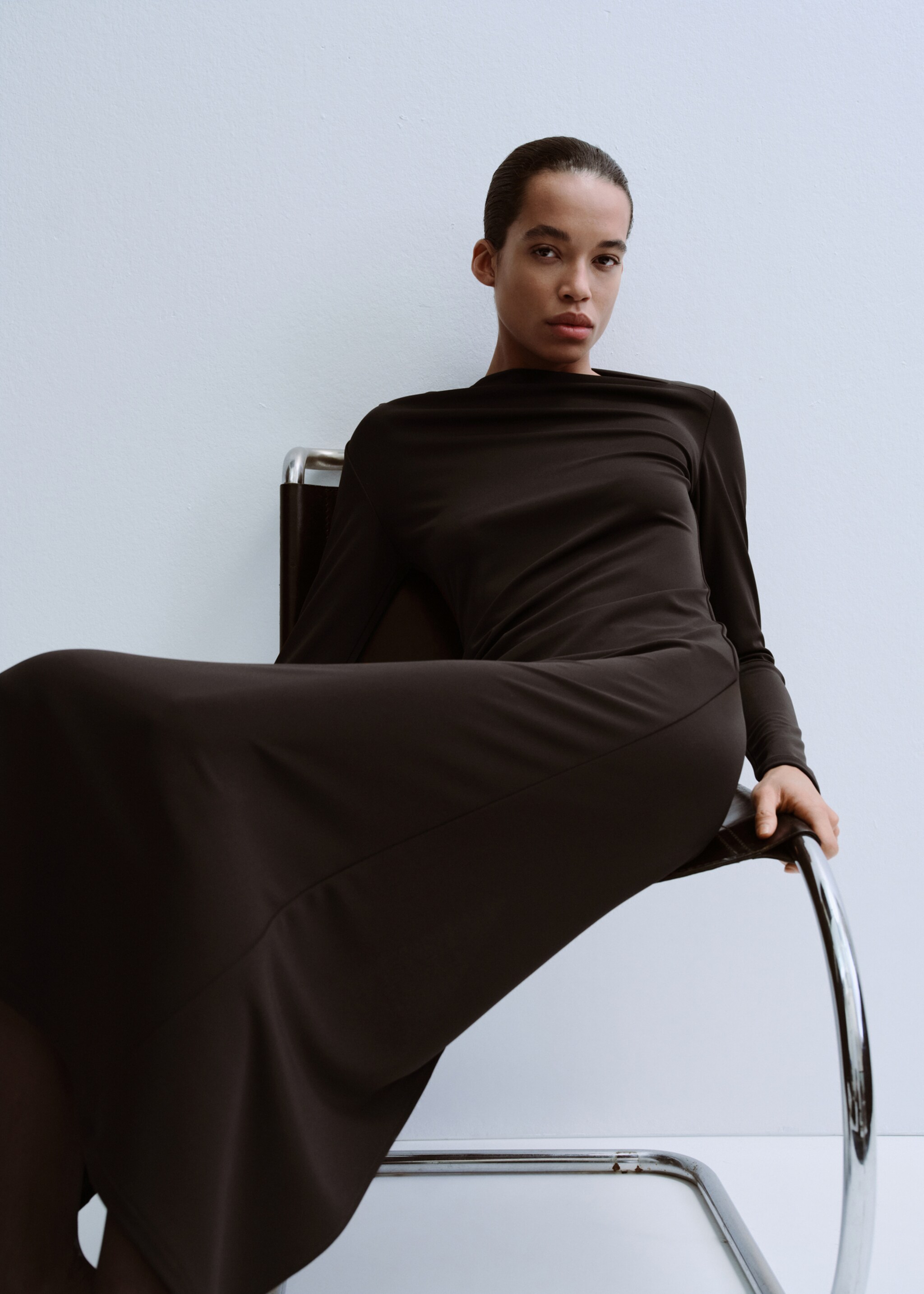 Robe col bateau froncée - Détail de l'article 2, Chocolat. Ref: 27083314-01.