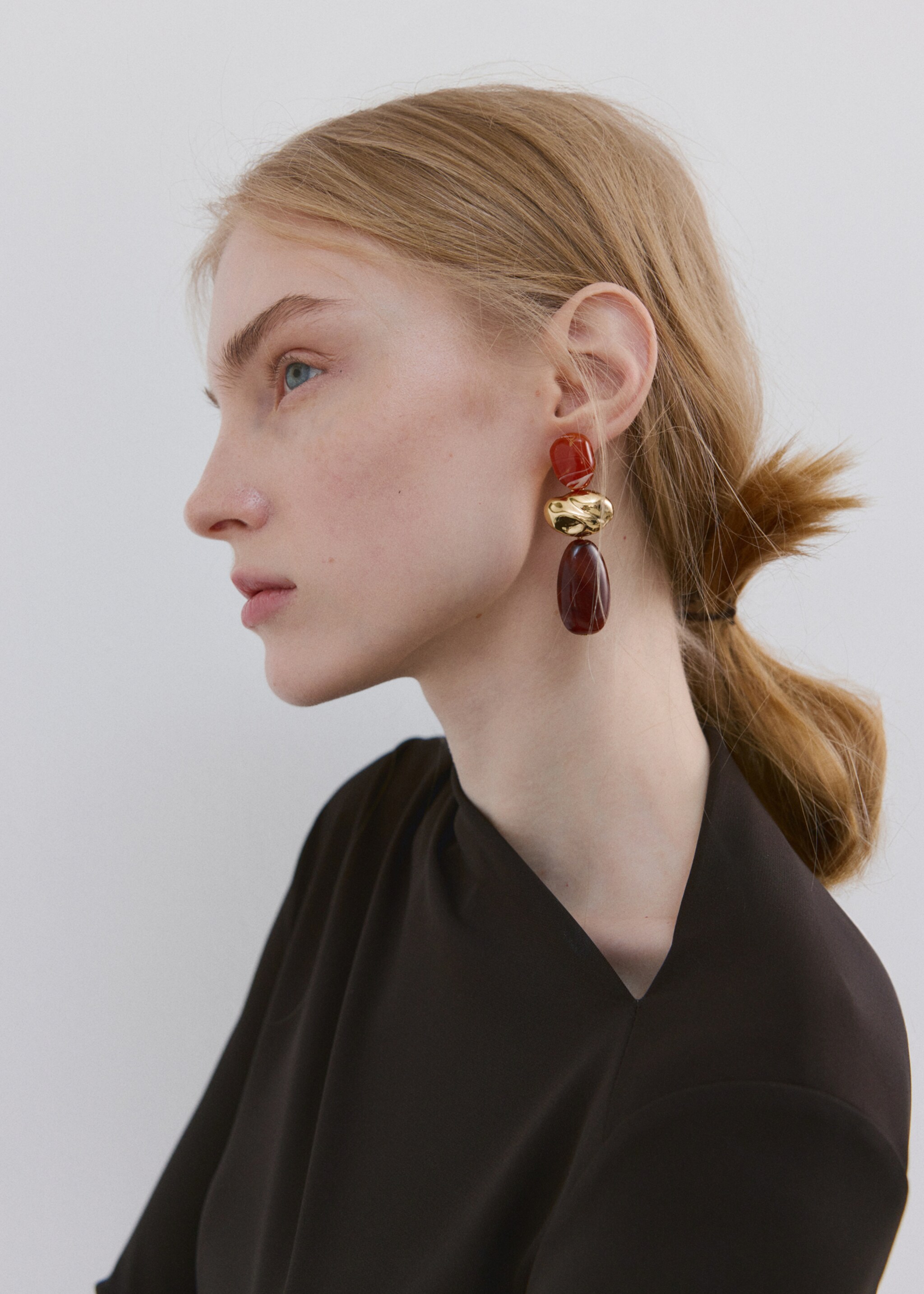 Boat-neck ruched dress - Details of the article 1, Chocolate. Ref: 27083314-02.