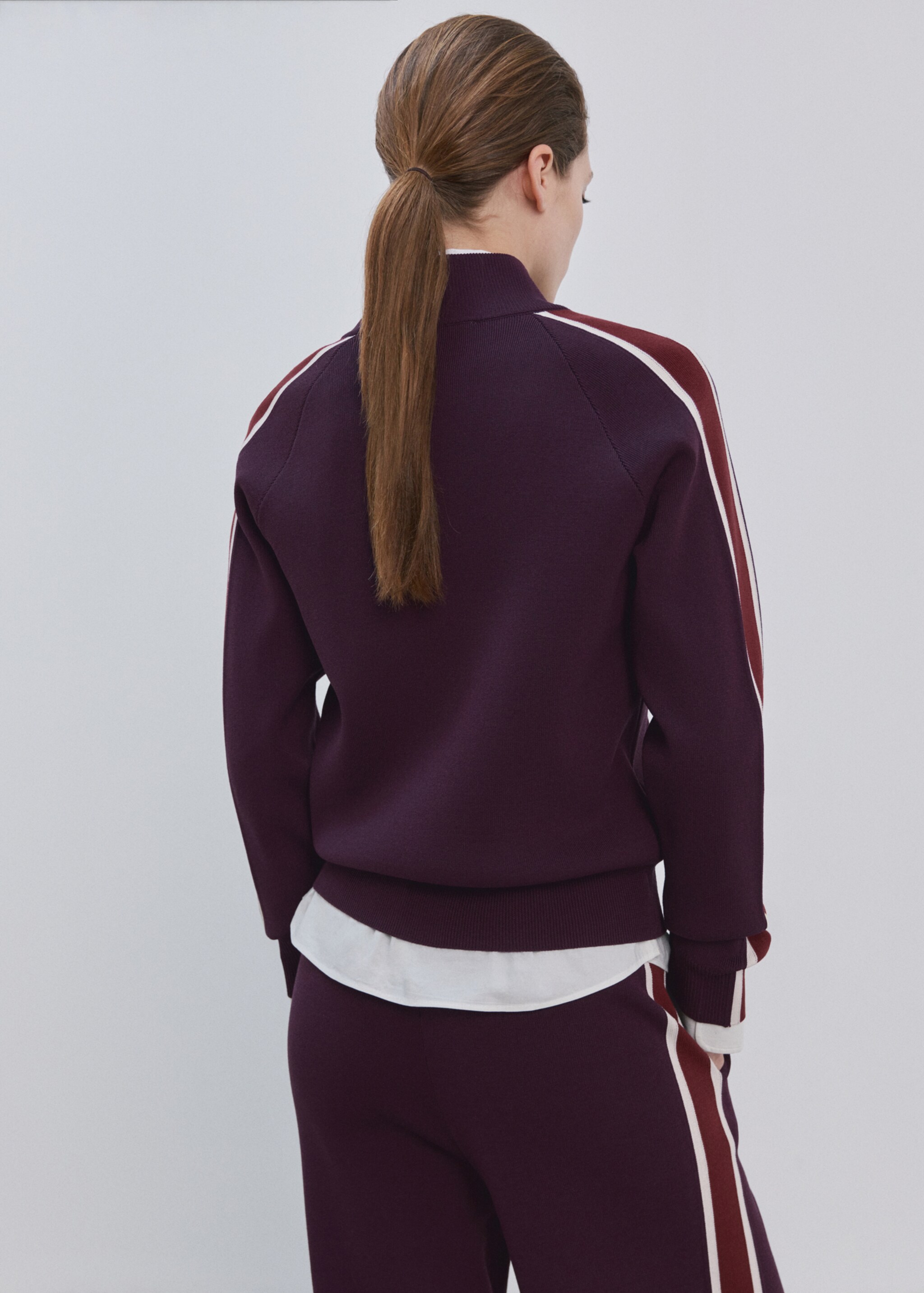 Cardigan cu dungi în contrast și fermoar - Spatele articolului, Roșu-vin. Ref: 27084090-01.