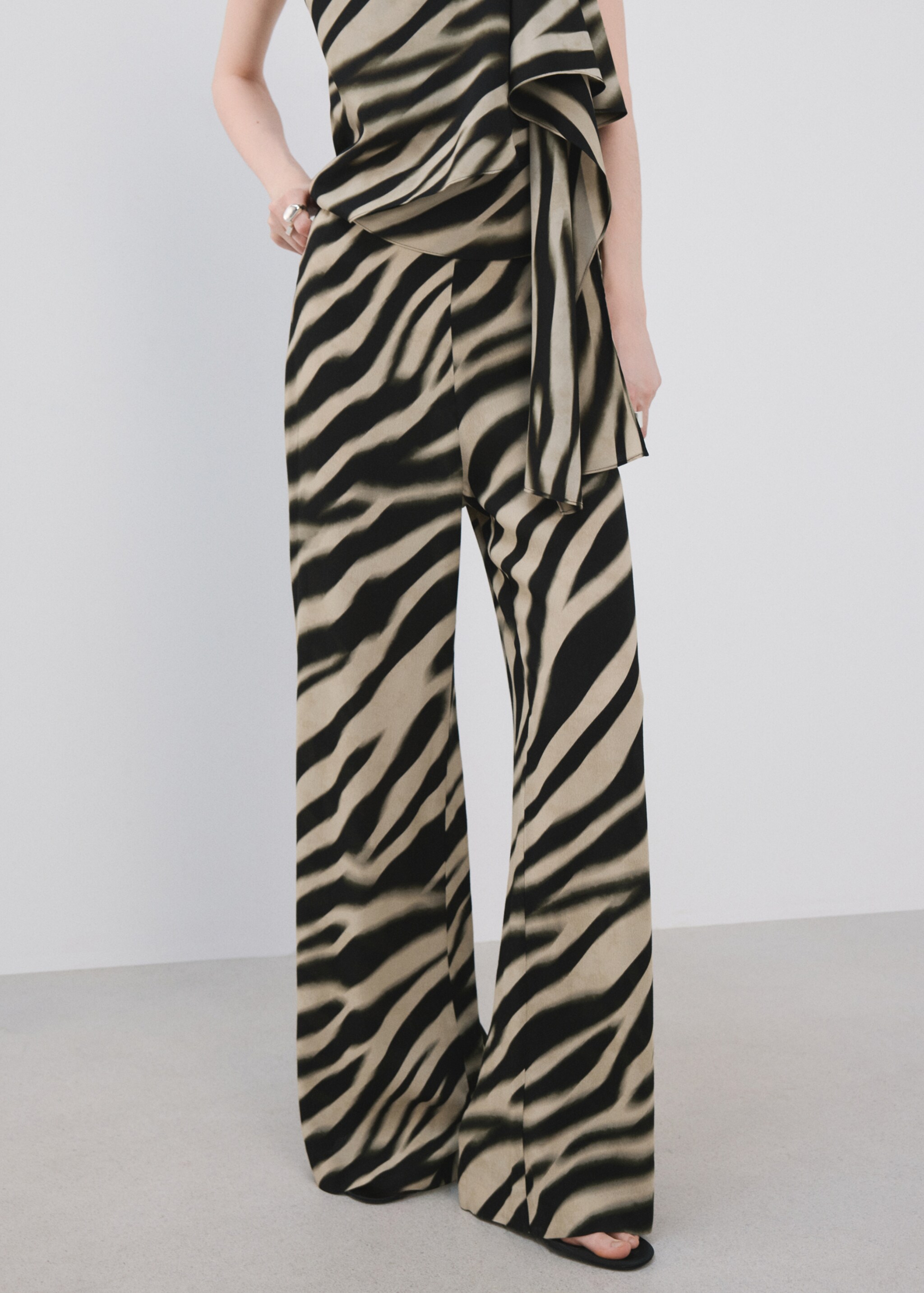 Zebra-print straight-fit trousers - Medium plane, Black. Ref: 27084099-01.