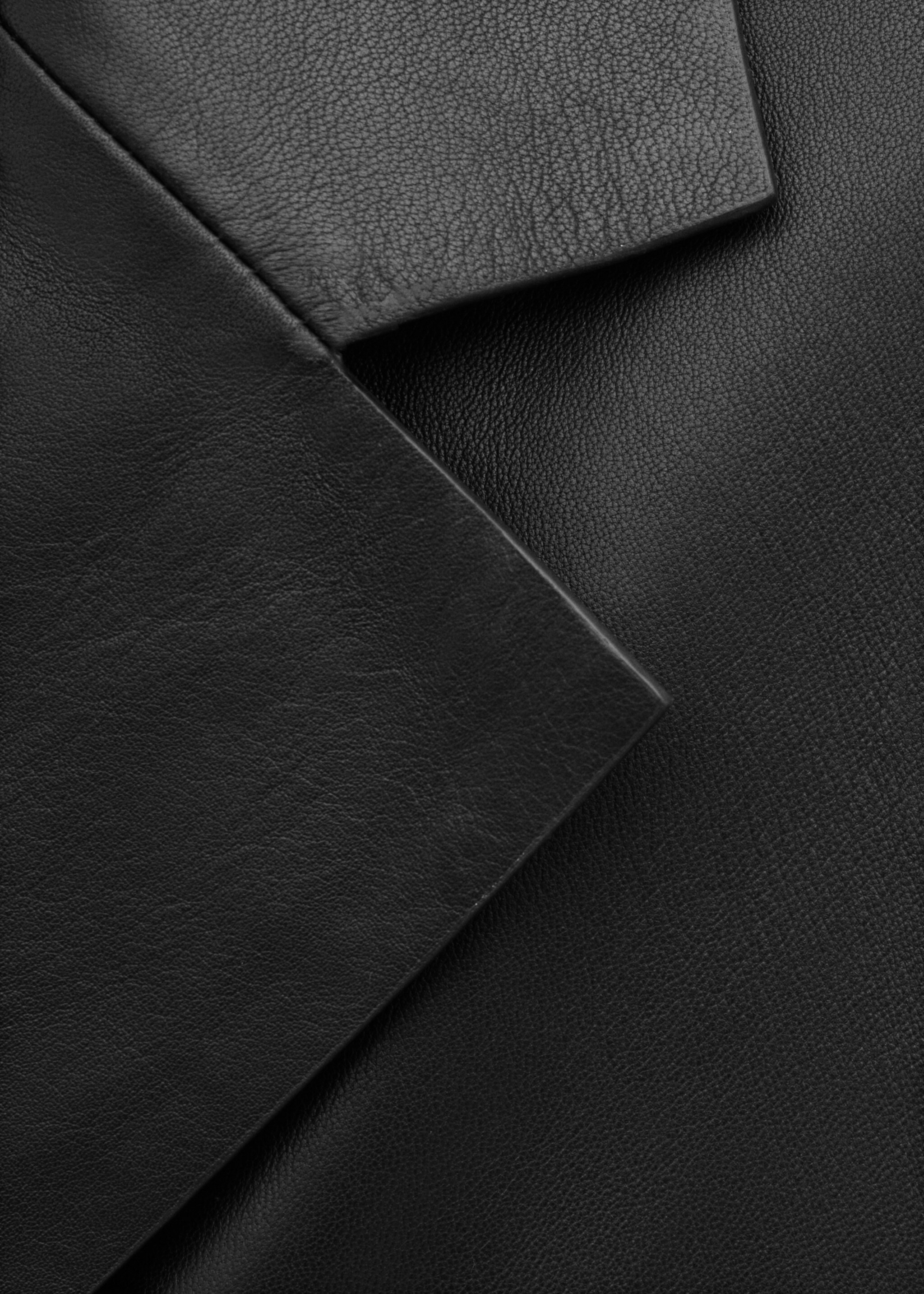 Straight leather coat with pockets - Details of the article 8, Black. Ref: 27084434-03.