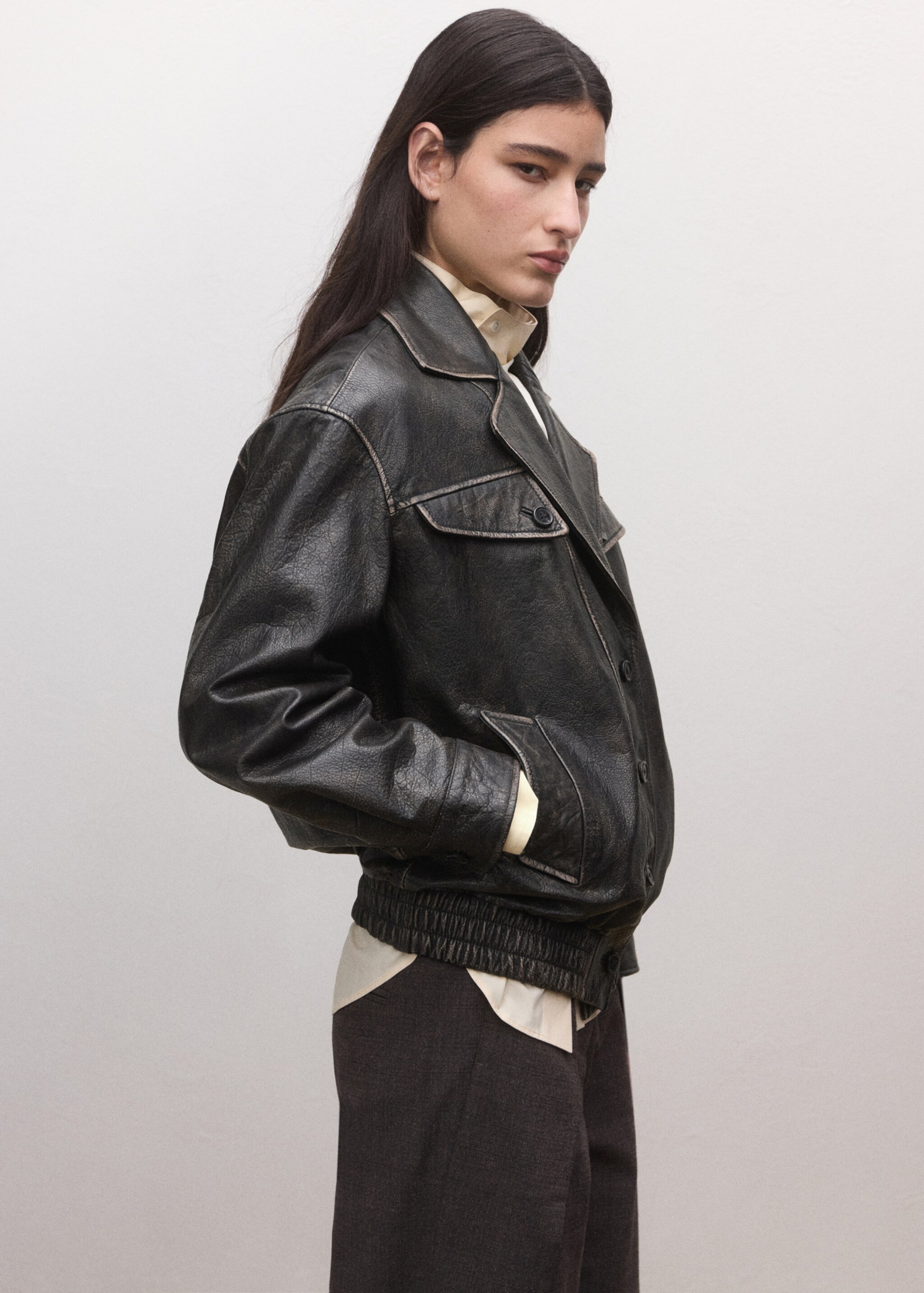 100% leather oversized jacket with buttons - Details of the article 3, Brown. Ref: 27084772-02.