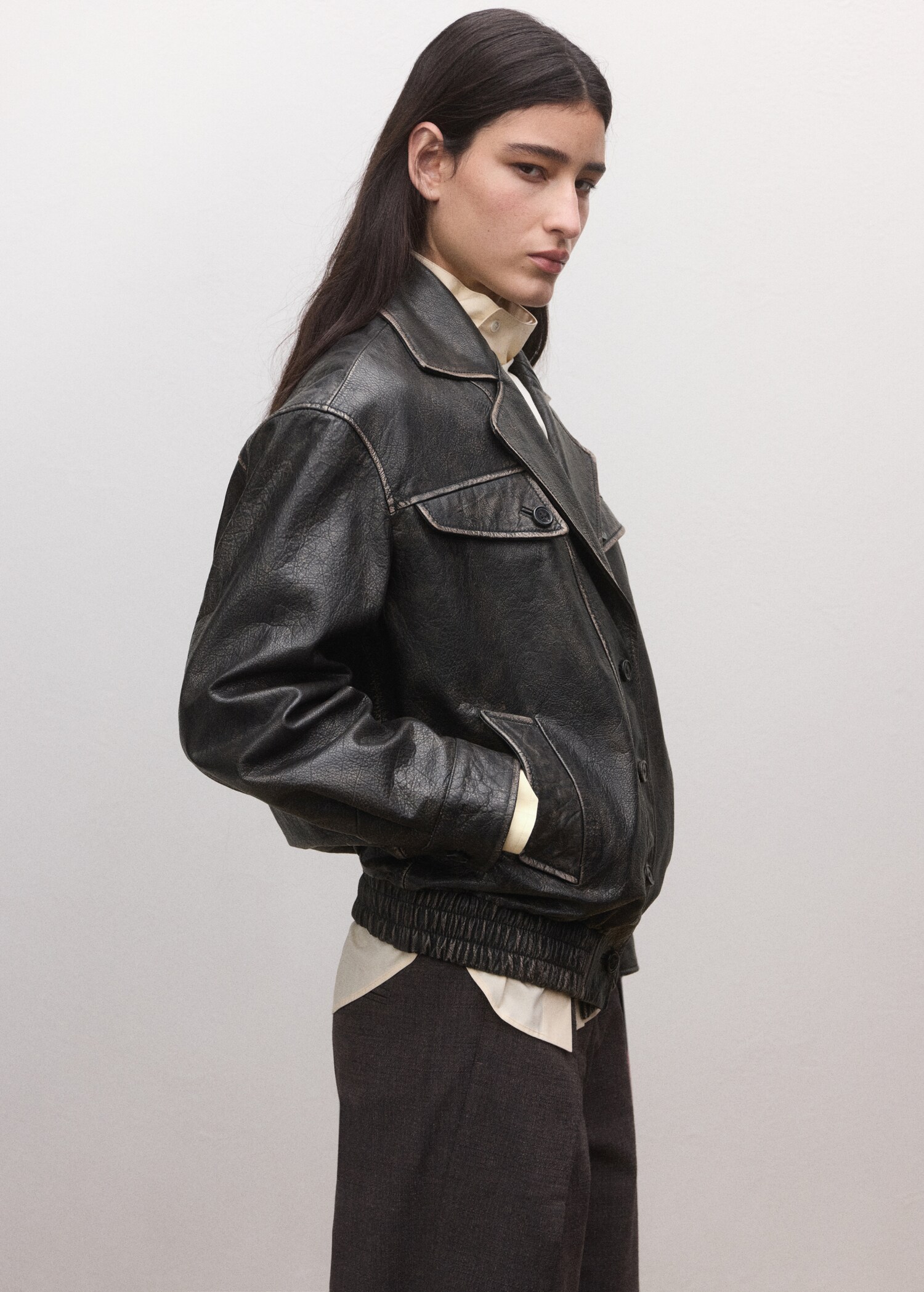 100% leather oversized jacket with buttons - Details of the article 3