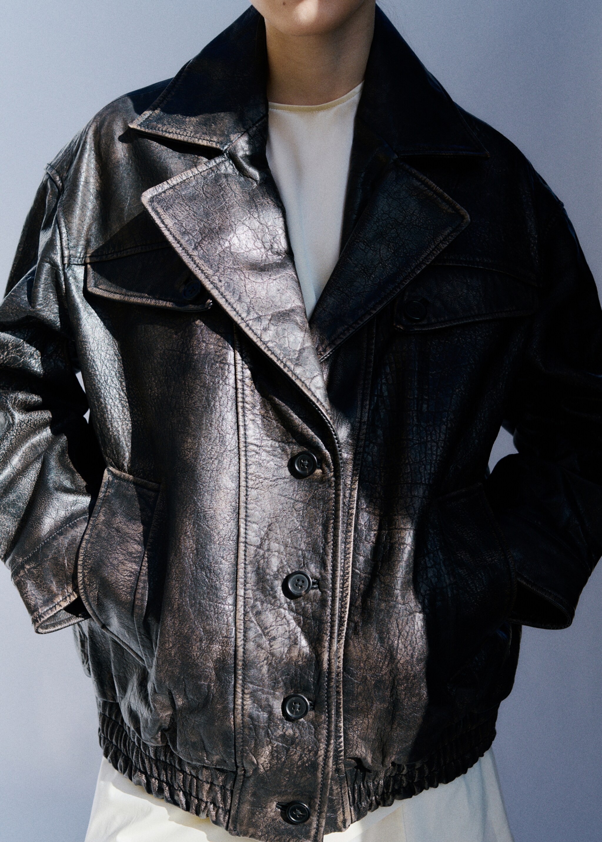 Veste 100 % cuir oversize boutons - Détail de l'article 3, Marron. Ref: 27084772-03.