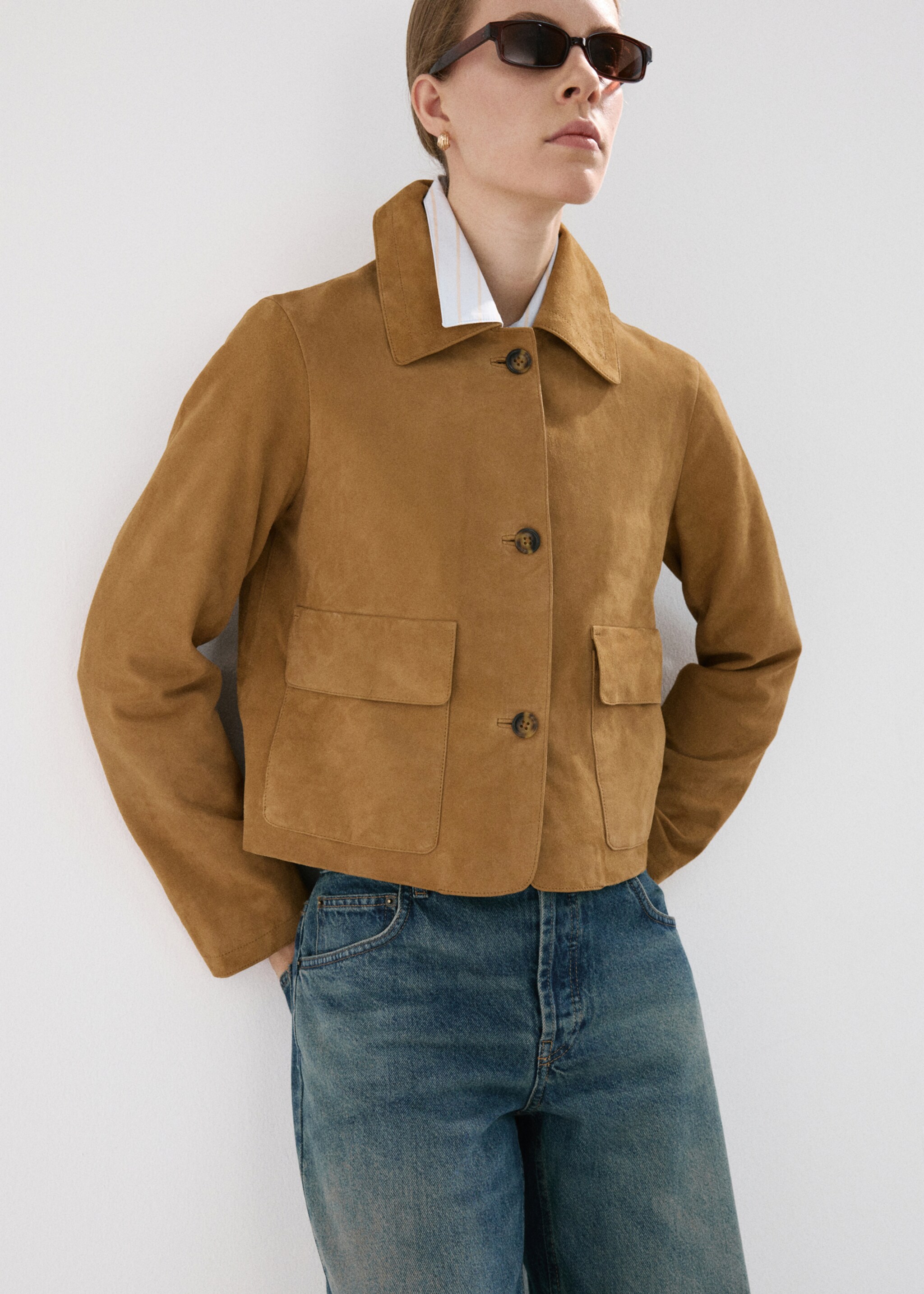 Wildleder-Jacke mit Taschen - Detail des Artikels 2, Okker. Ref: 27084788-01.