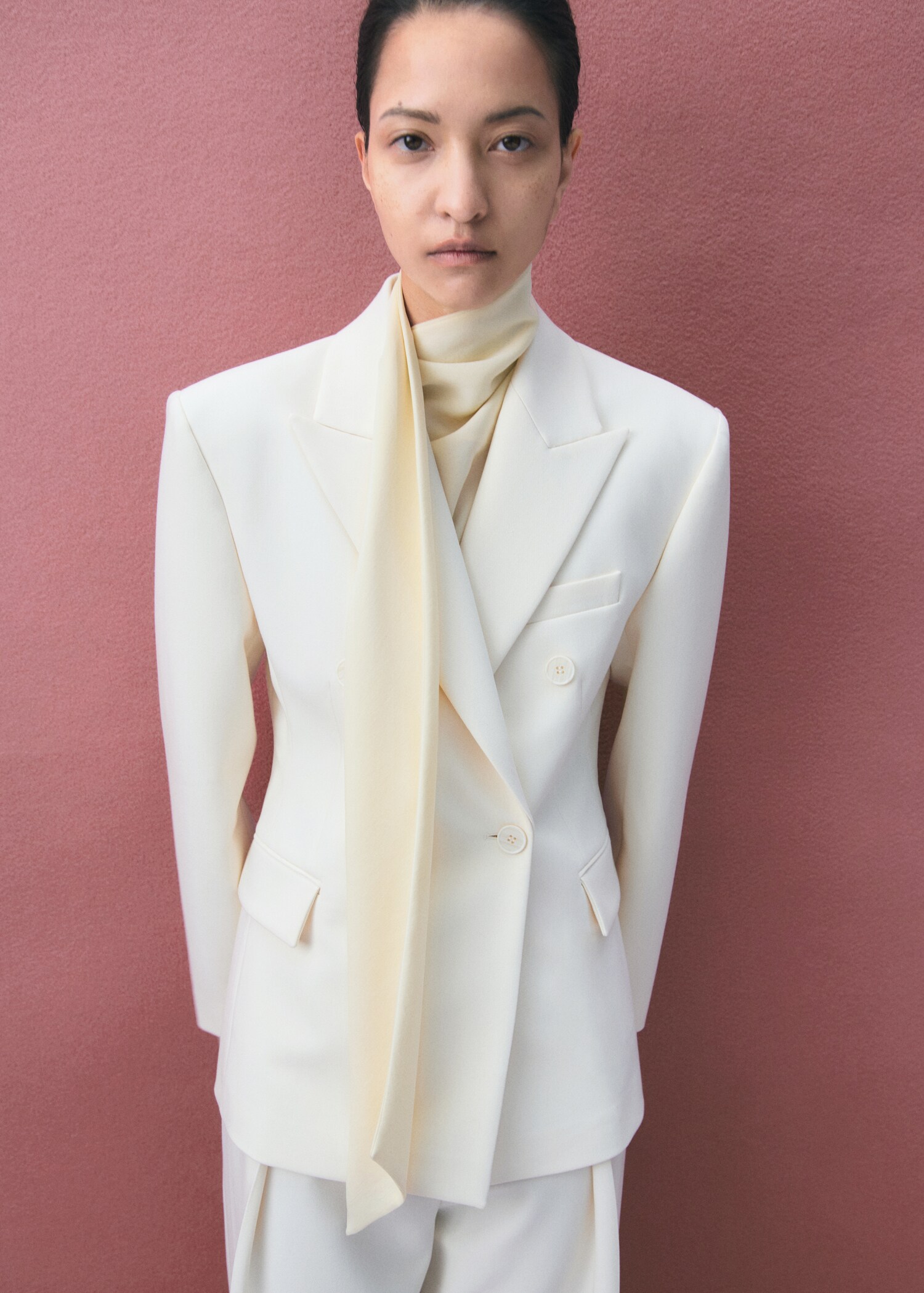 Fitted double-breasted blazer - Details of the article 1