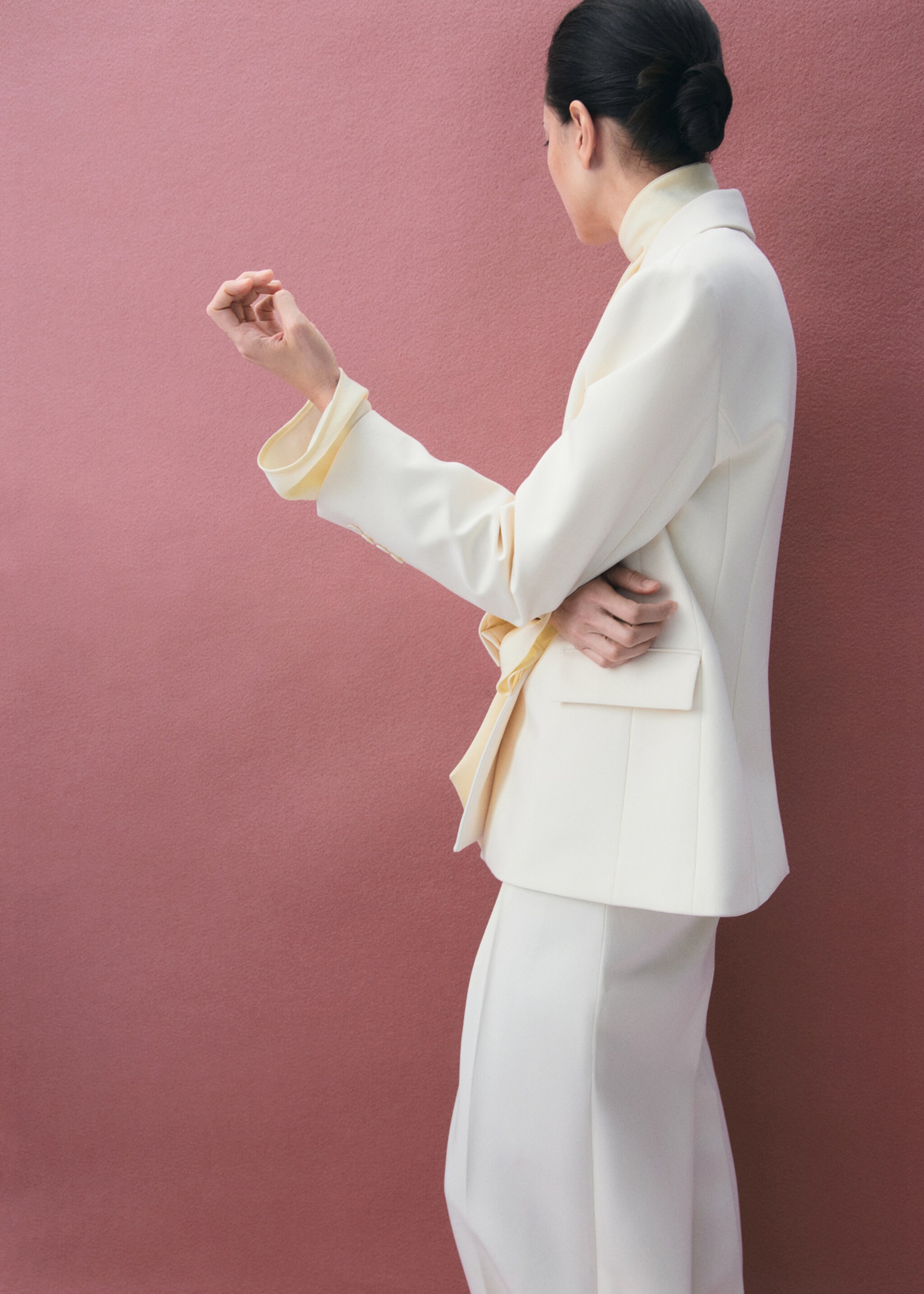 Fitted double-breasted blazer - Details of the article 2, Ecru. Ref: 27085843-01.