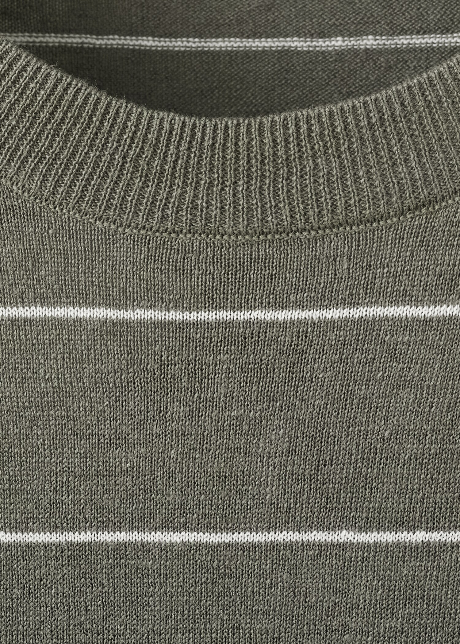 Feinstrickpullover aus Leinenmischung mit Streifen - Detail des Artikels 0