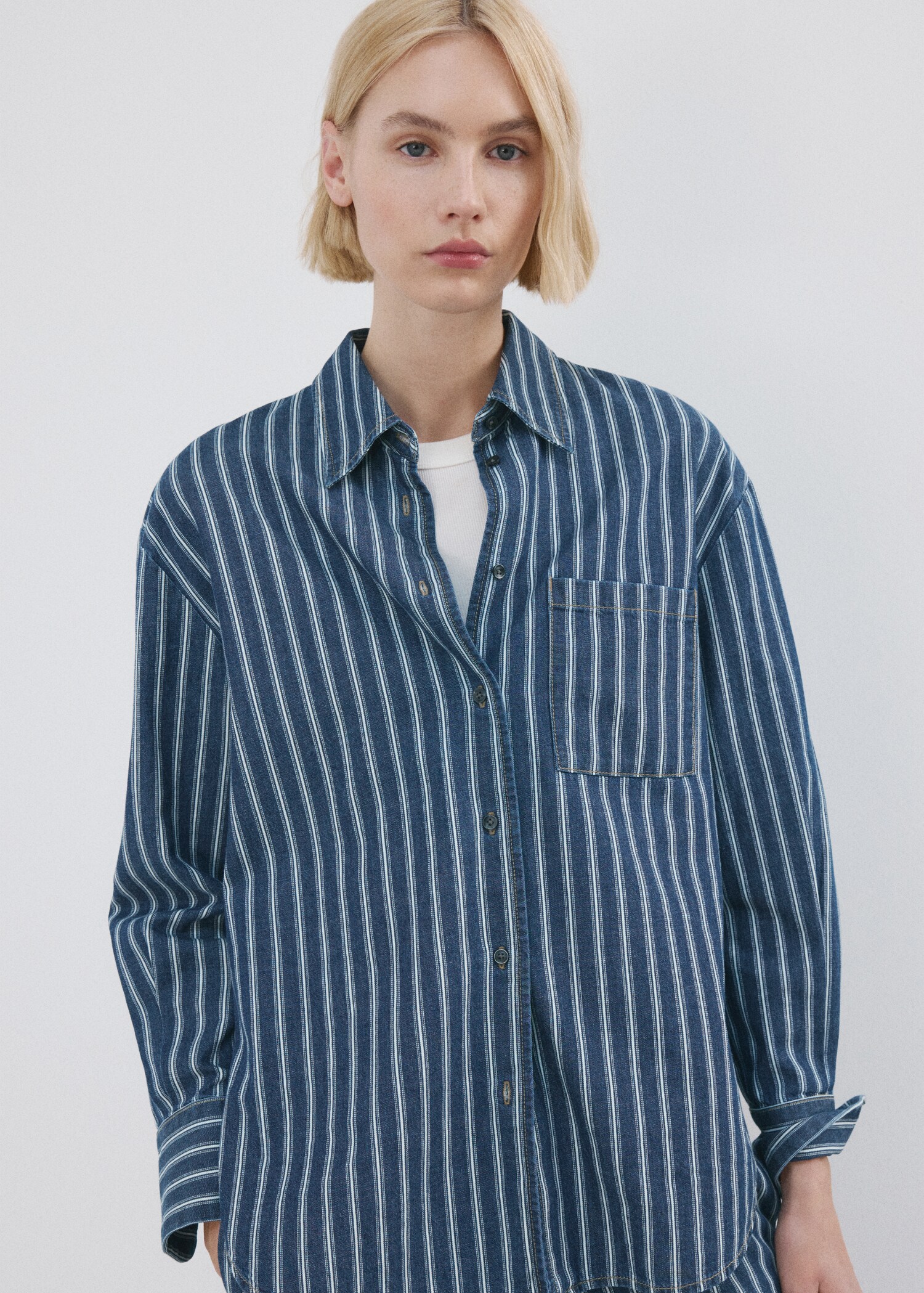 Striped denim shirt - Details of the article 2