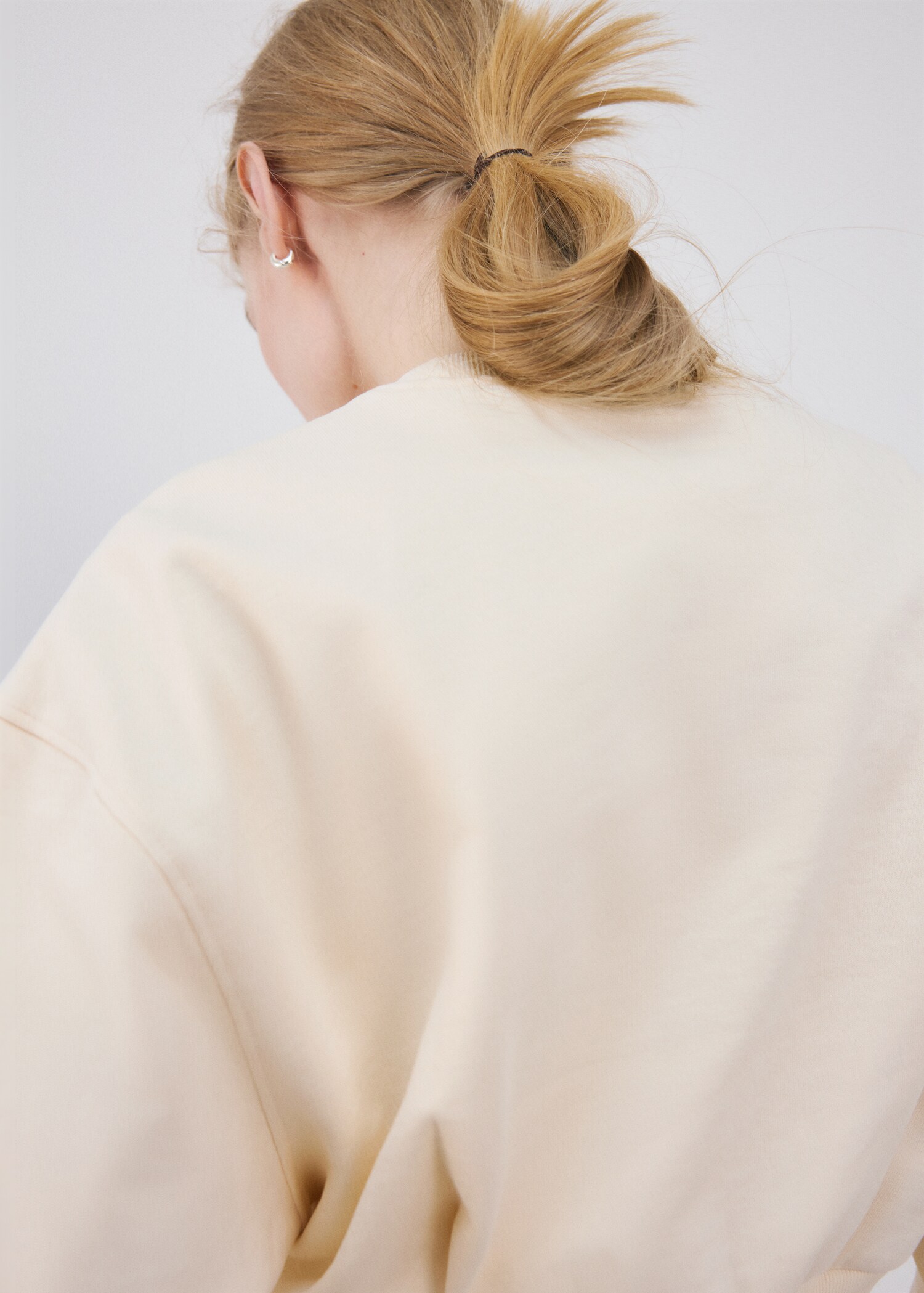 Round-neck cotton sweatshirt - Details of the article 1