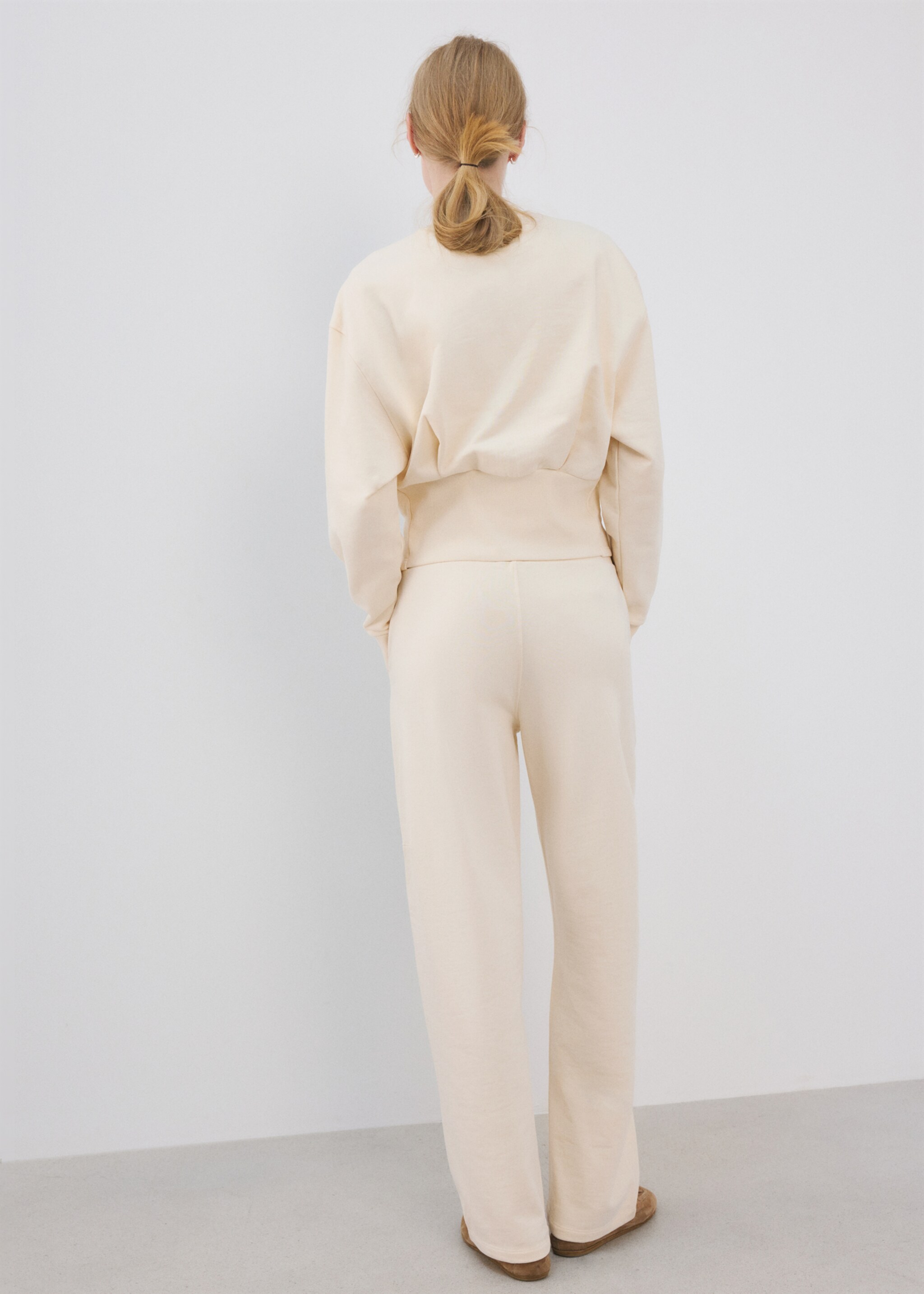 Round-neck cotton sweatshirt - Reverse of the article, Pastel Yellow. Ref: 27093335-01.