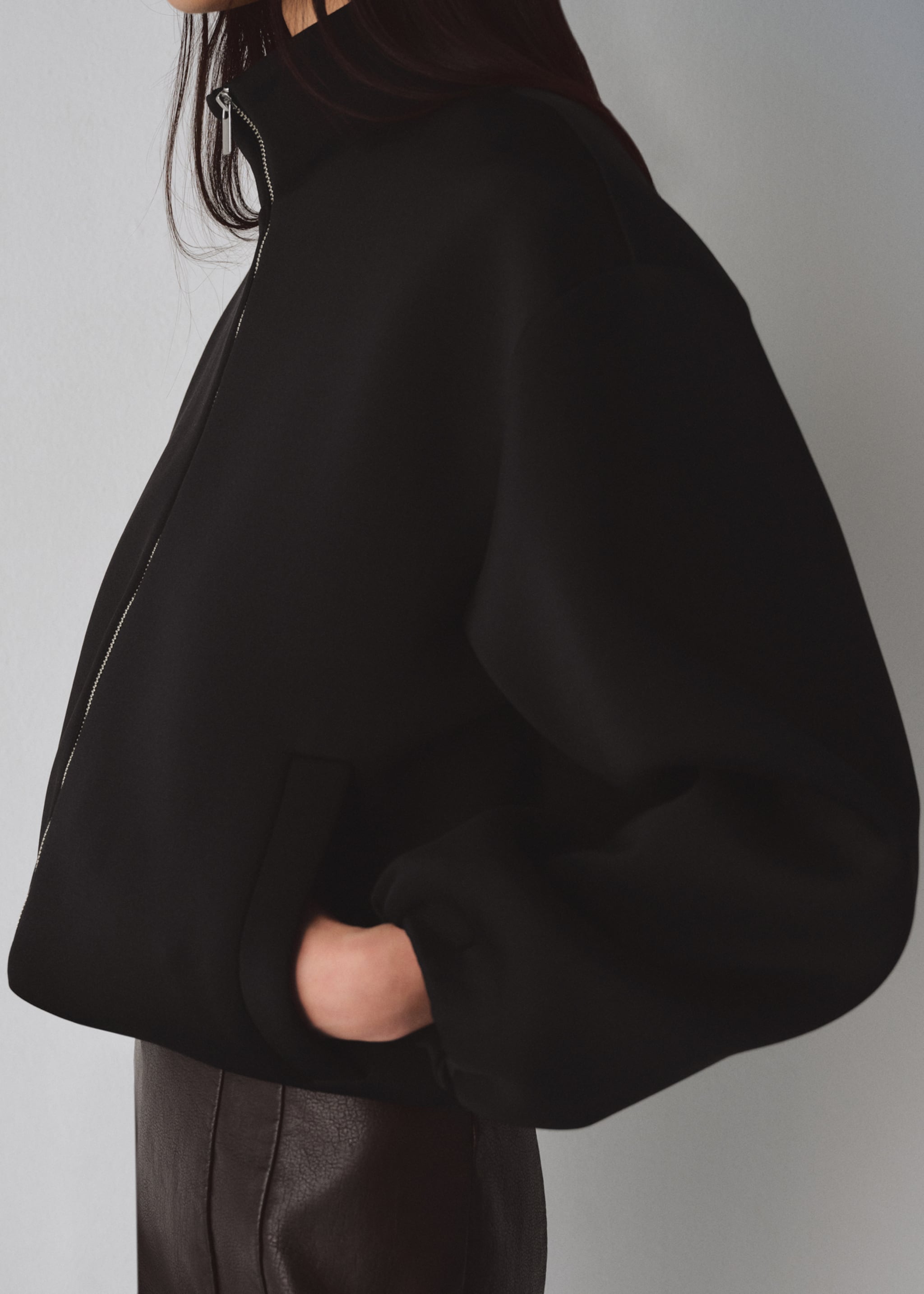 Oversized bomberjack - Detail van het artikel 4, Zwart. Ref: 27093342-01.