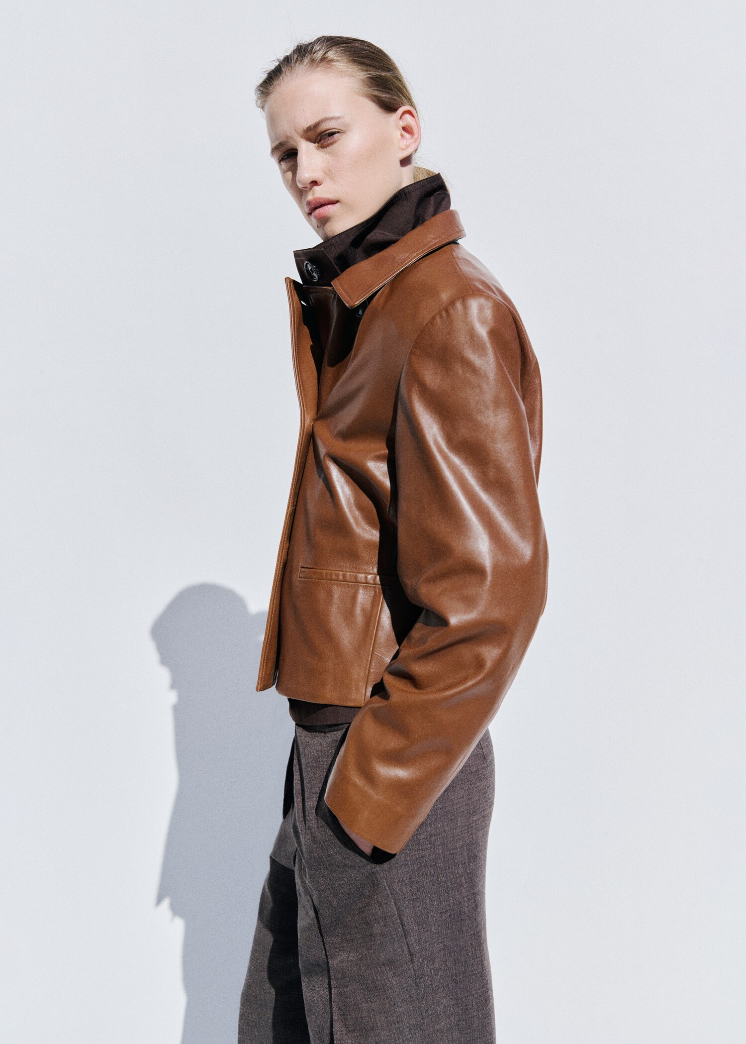 Jaqueta 100% pell doble botonada - Pla mig