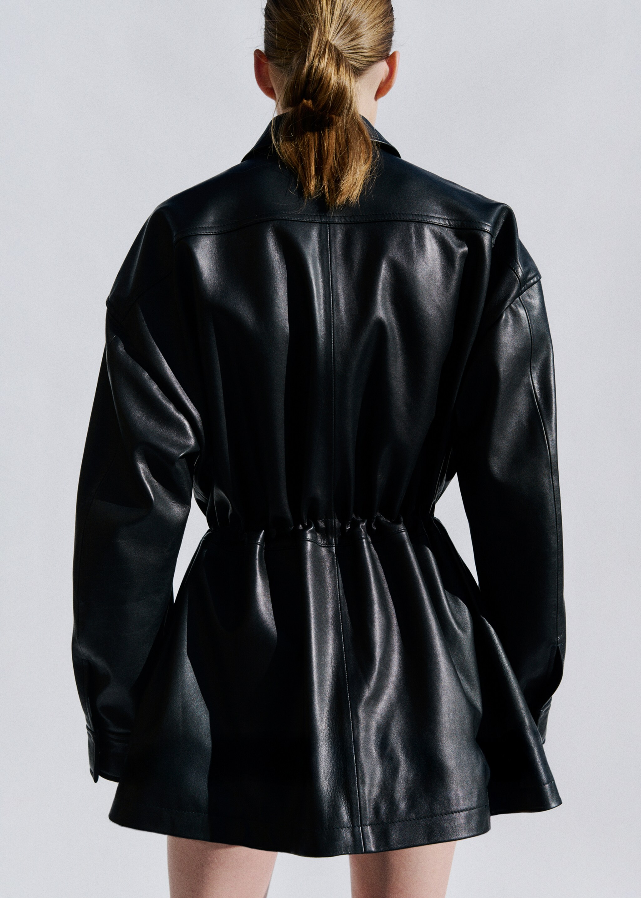 Parka piel cintura fruncida - Reverso del artículo, Negro. Ref: 27094434-03.