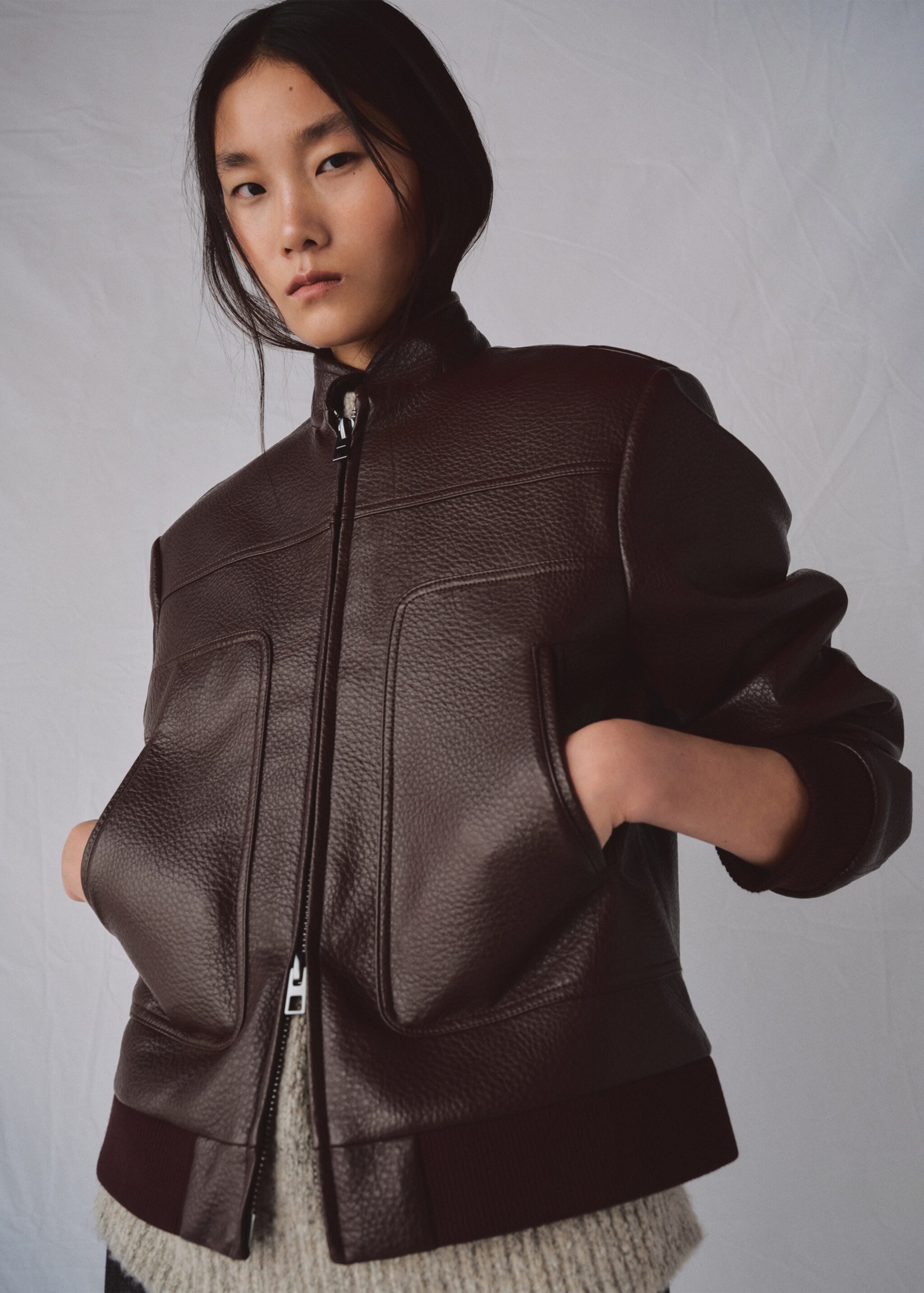 Casaco de gola com tira e bolsos - Plano médio, Grená. Ref: 27094773-01.