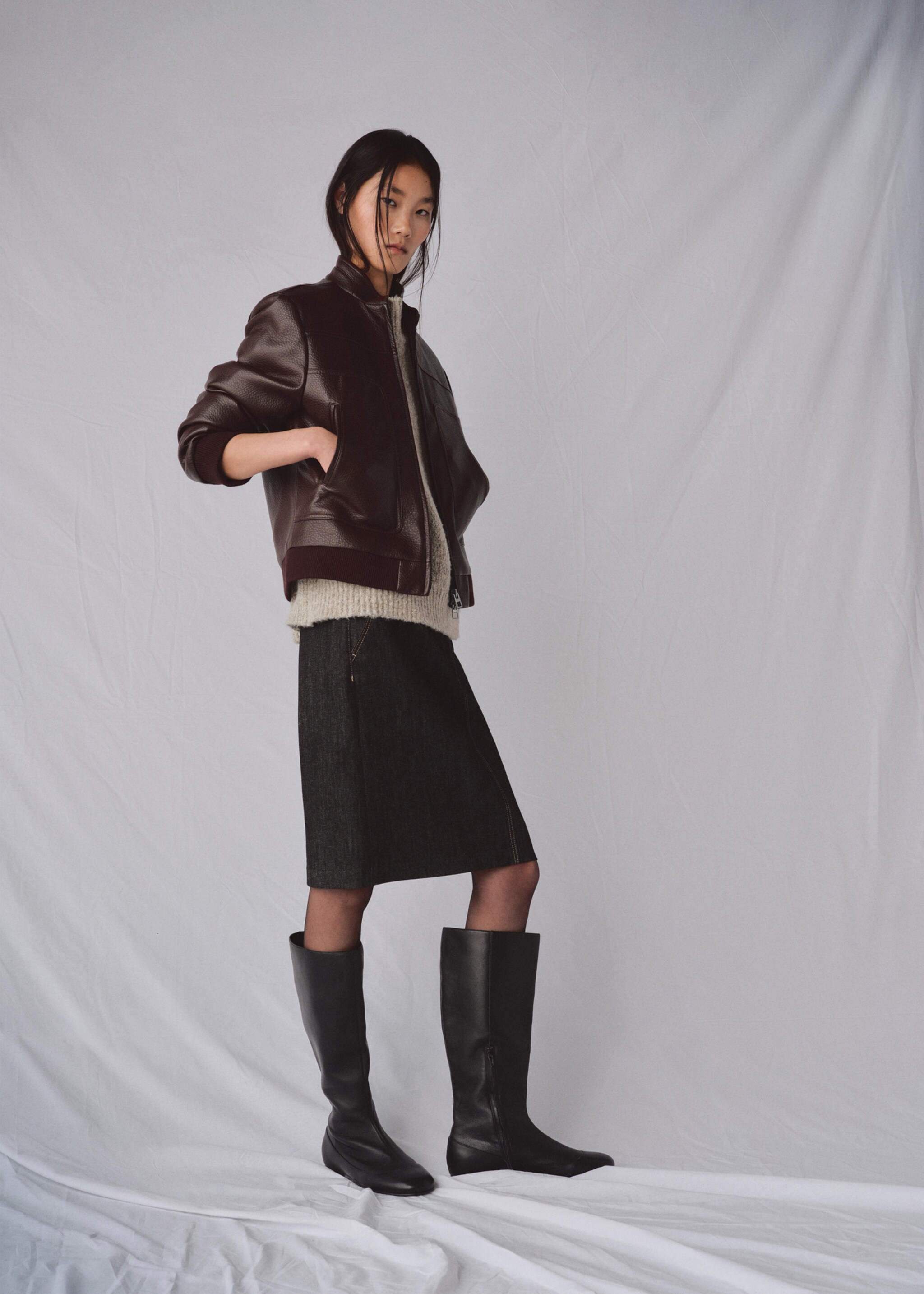 Casaco de gola com tira e bolsos - Plano geral, Grená. Ref: 27094773-01.