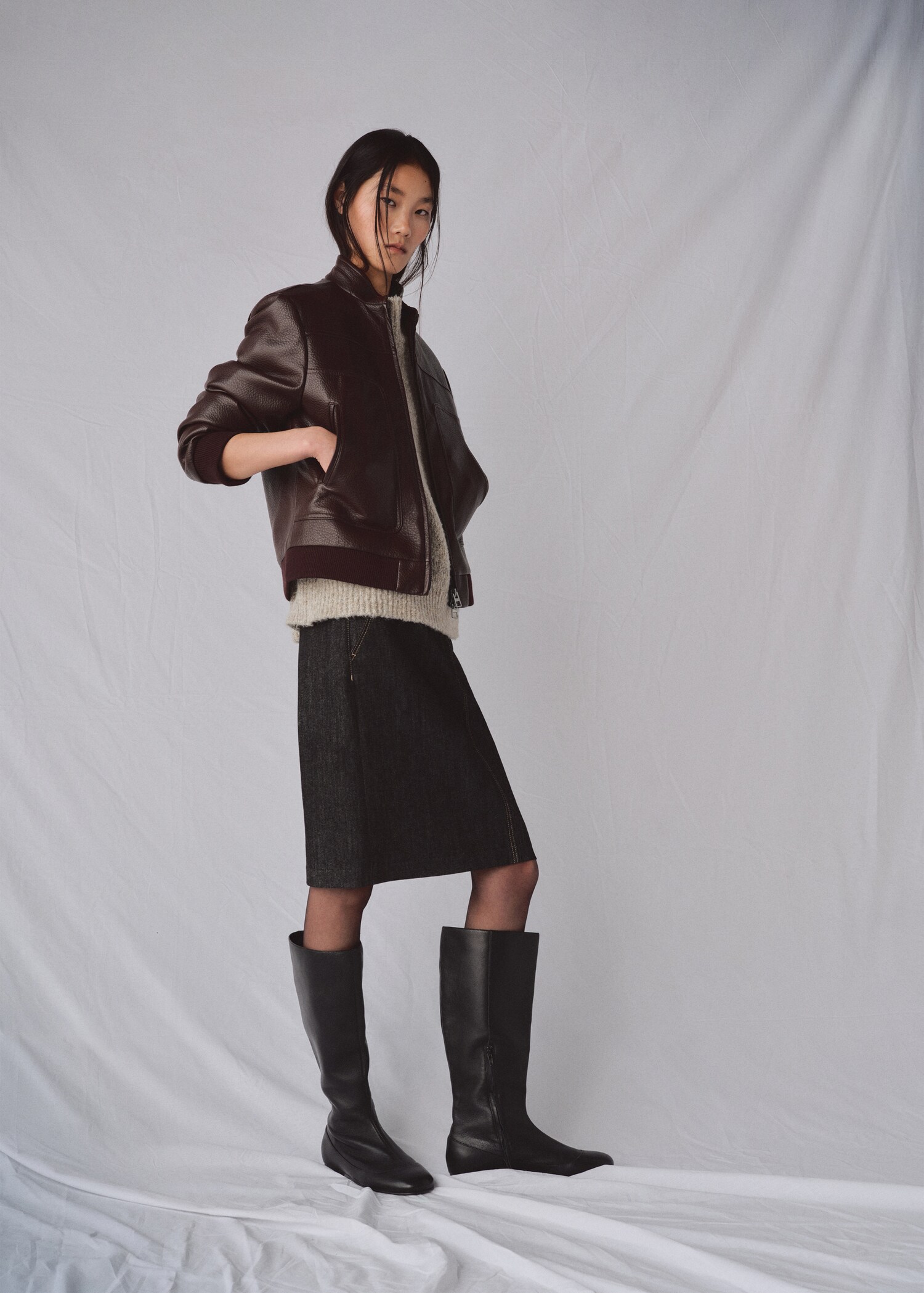 Casaco de gola com tira e bolsos - Plano geral