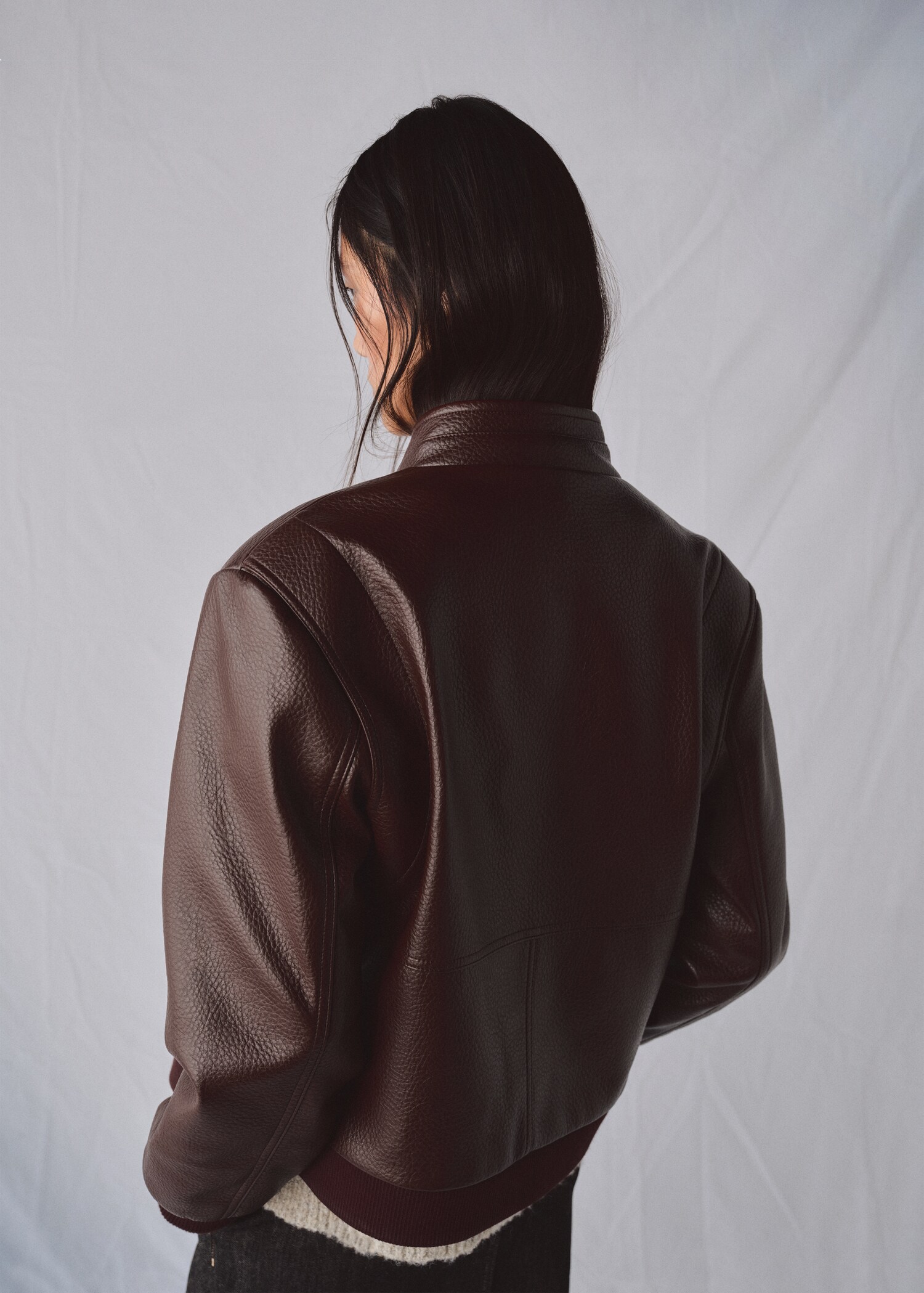 Casaco de gola com tira e bolsos - Verso do artigo