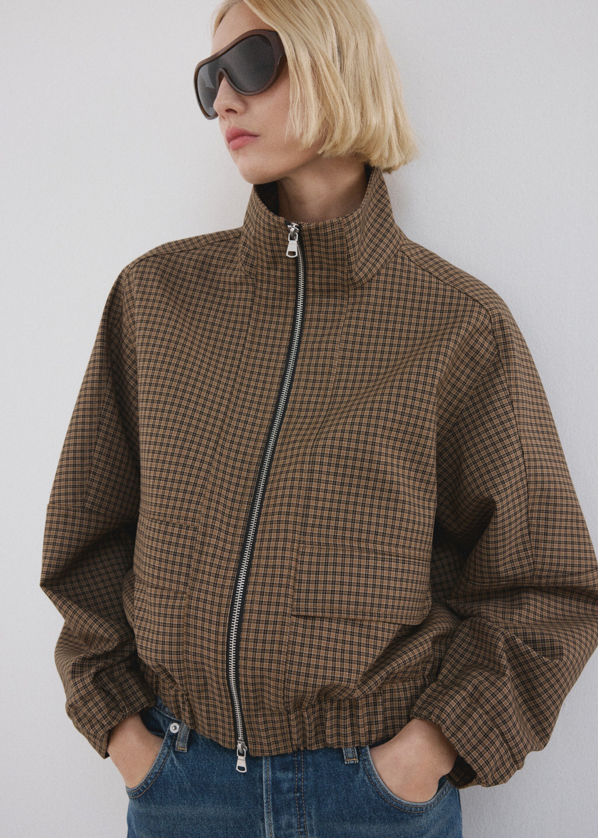 Houndstooth high-collar jacket - Details of the article 4, Brown. Ref: 27095816-02.