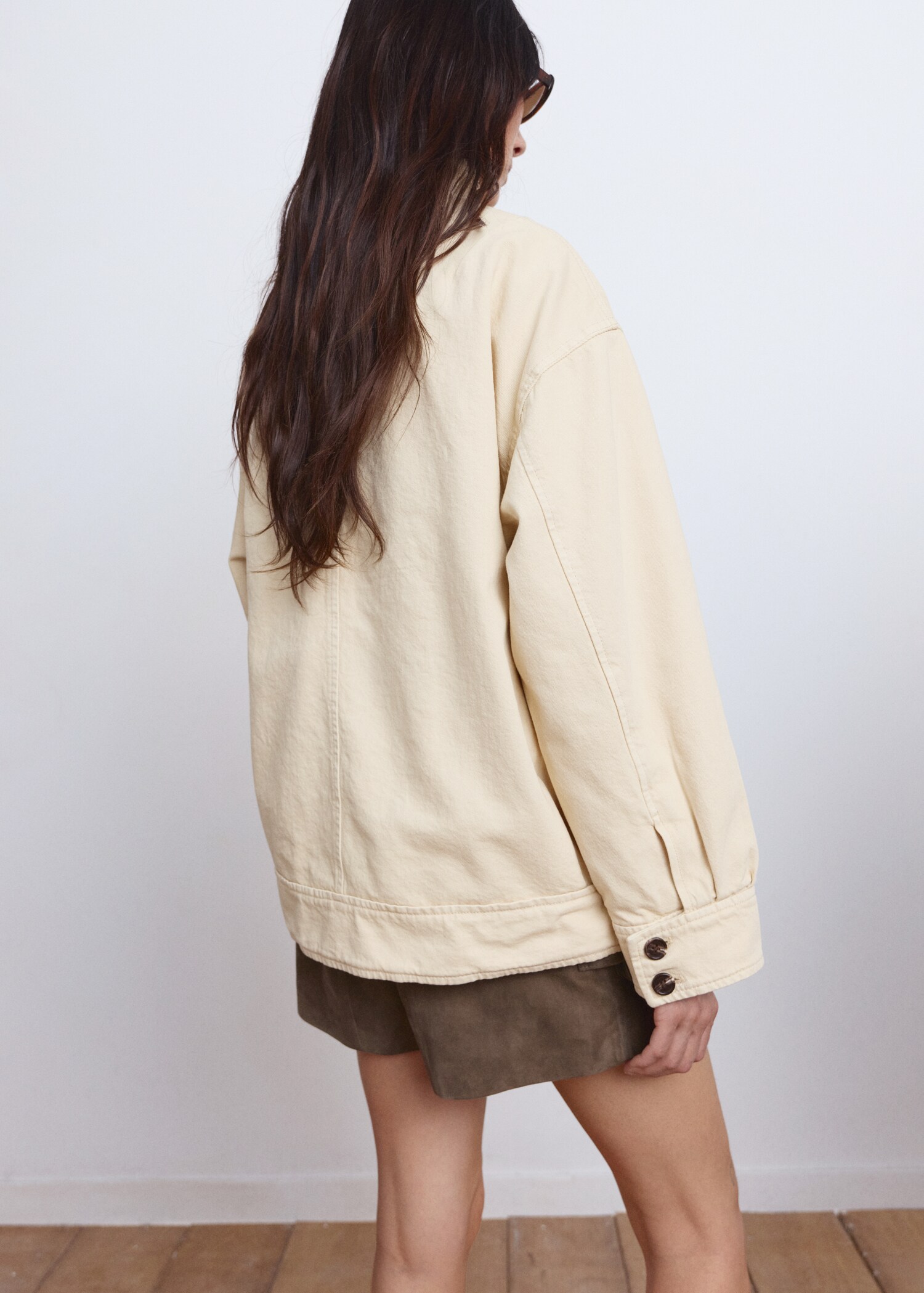 جاكيت باركا دنيم بياقة مرتفعة - الجهة الخلفية للمنتج